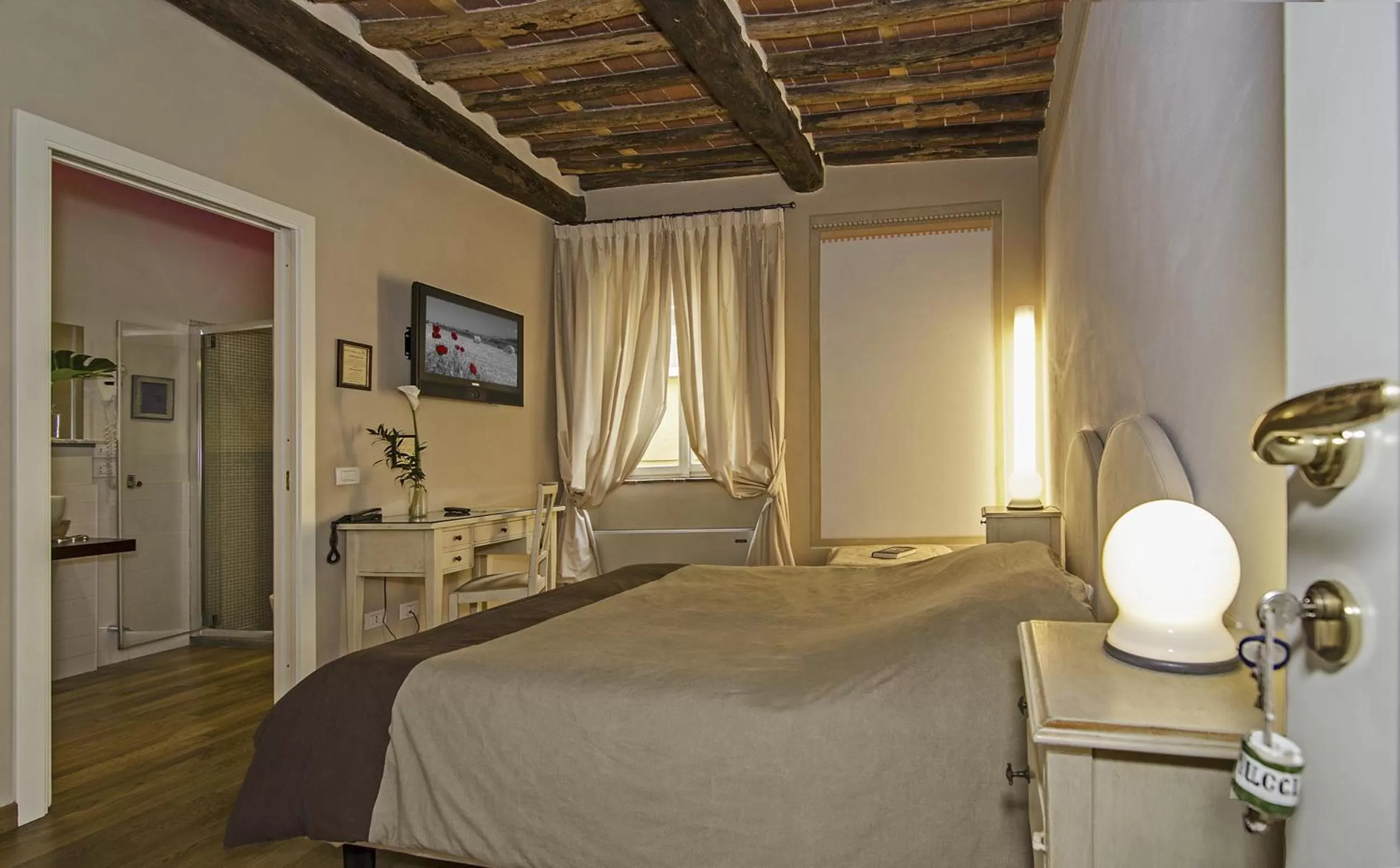 Photo of the whole room, Bed in Albergo San Martino & Depandance
