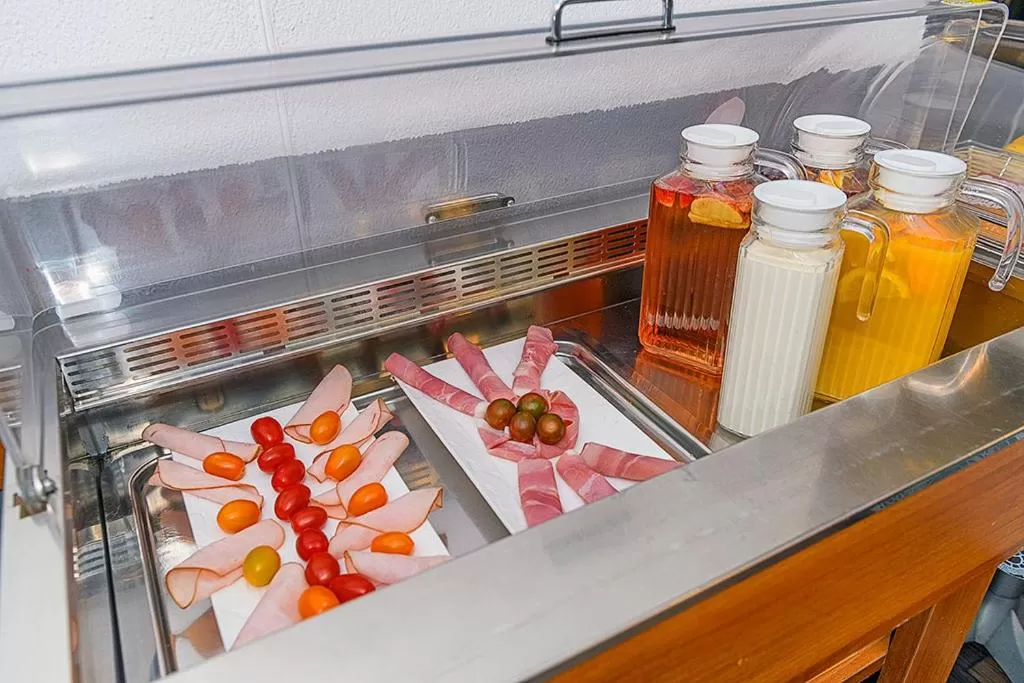 Breakfast in Hotel des Alpes Bulle center