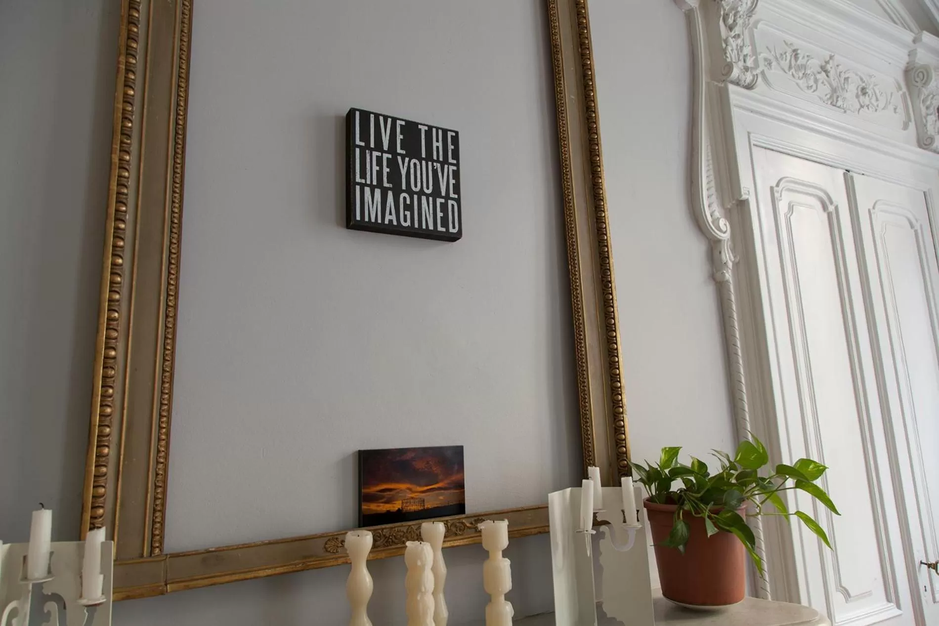 Communal lounge/ TV room in Palazzo Bellini