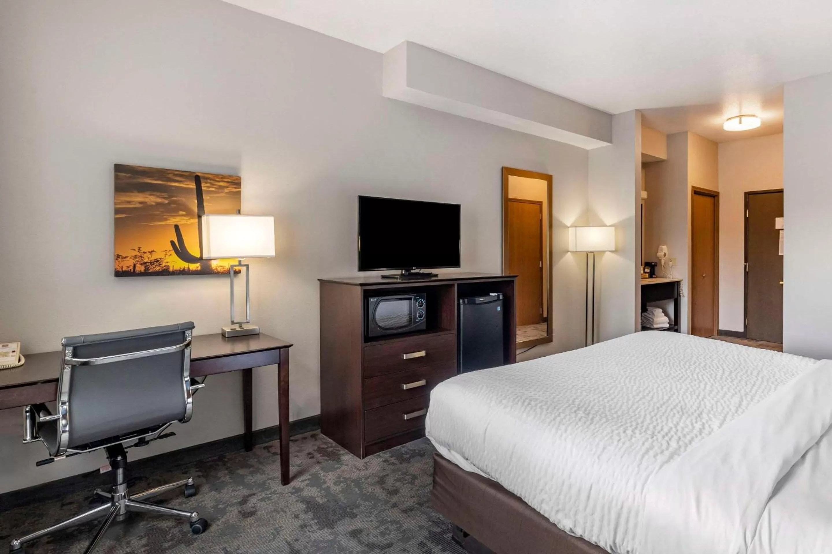 Bedroom, Bed in Clarion Inn Kingman I-40 Route 66