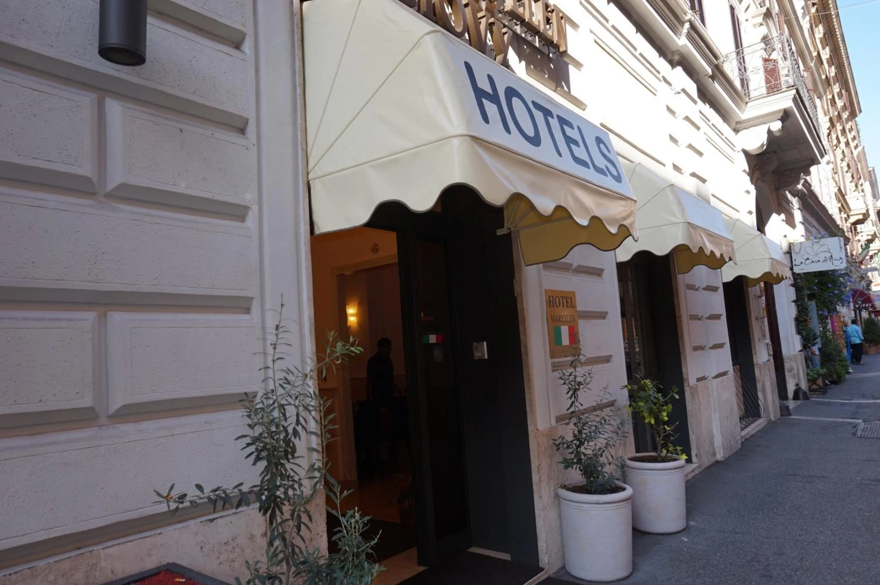 Property building in Hotel Maryelen