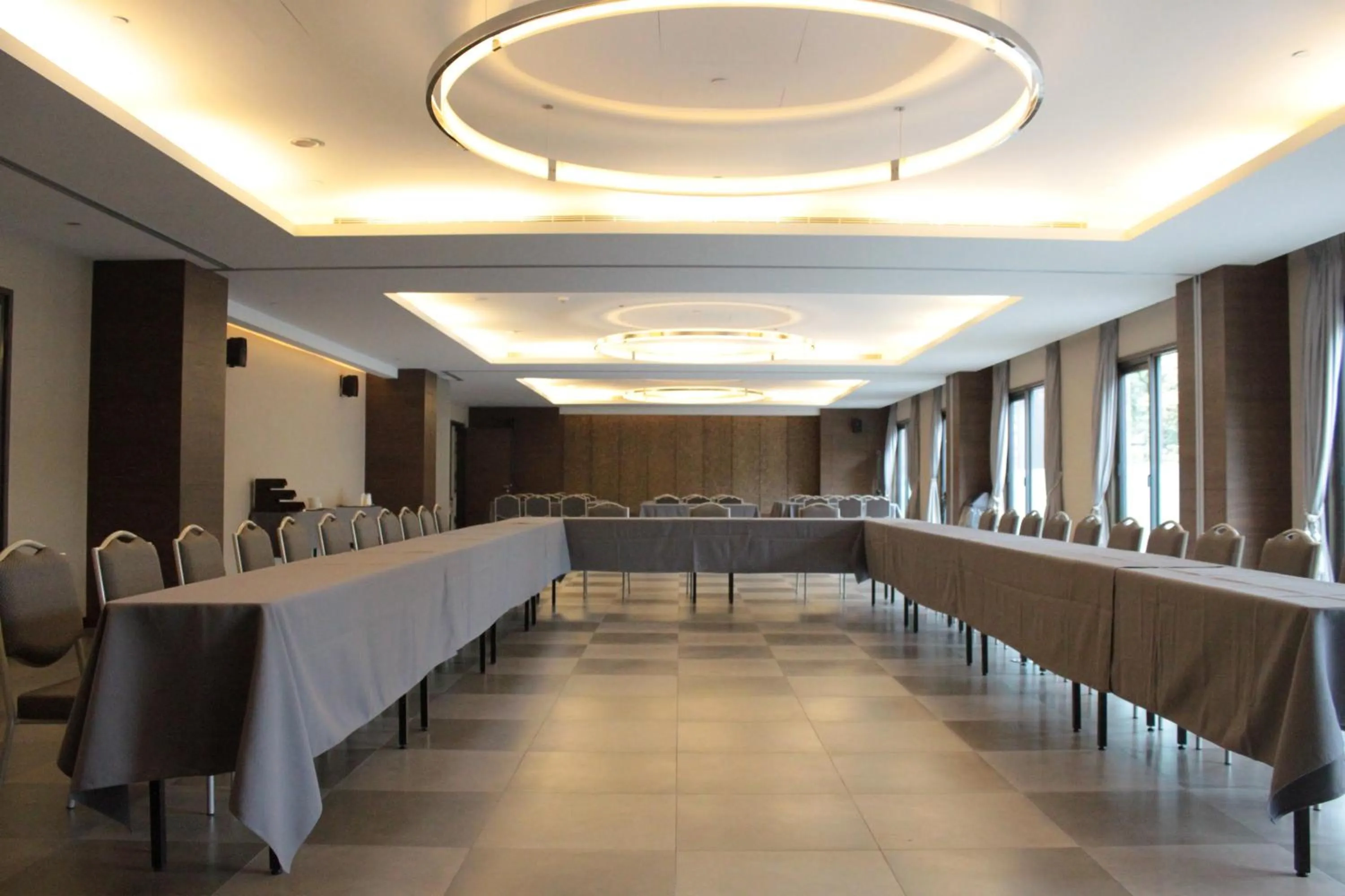 Meeting/conference room in Great Roots Forestry Spa Resort