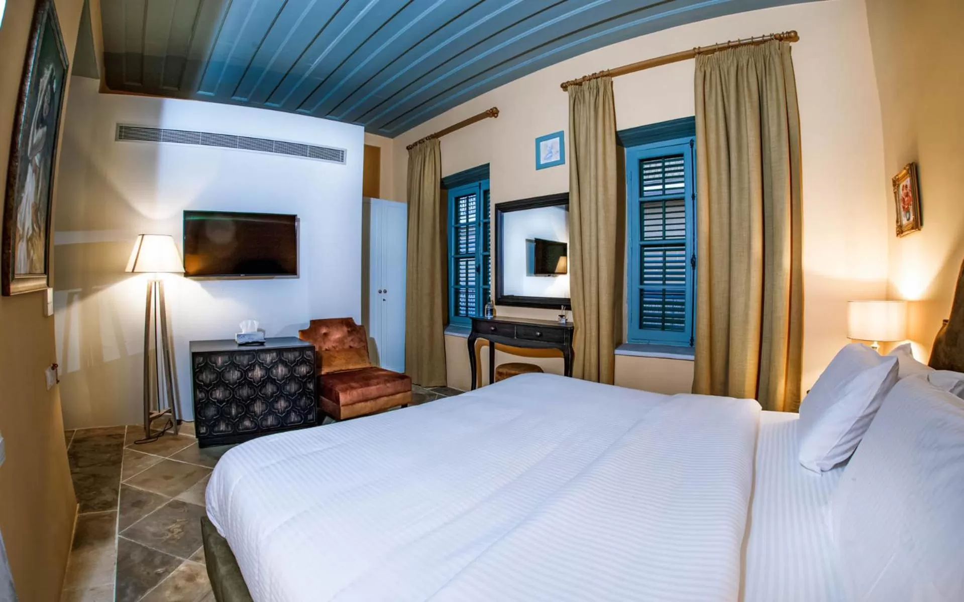 Bathroom, Bed in Madama Residence