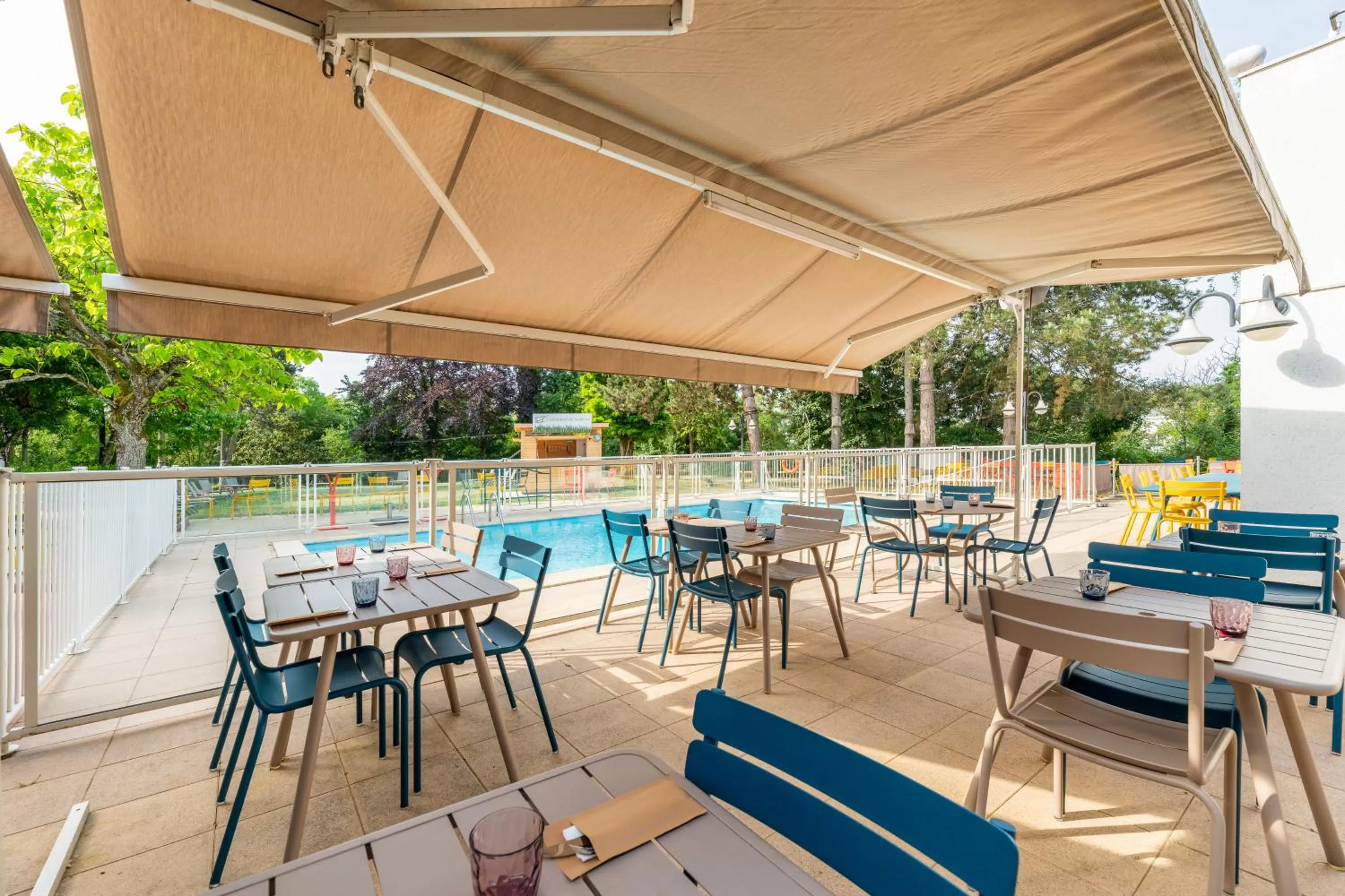 Patio in B&B HOTEL Lyon Nord 4 étoiles