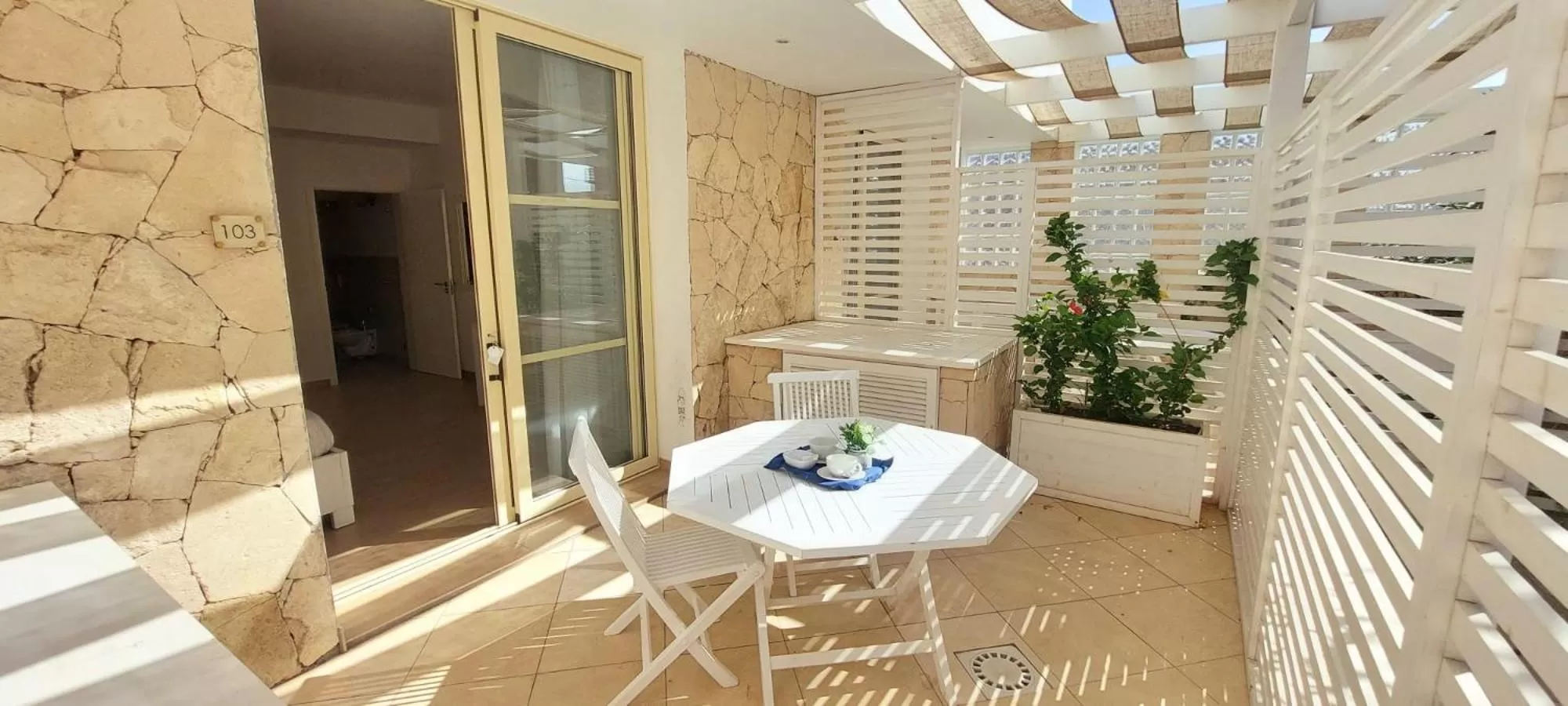 Patio in Branco Suites - Rooms & Holiday Apartments