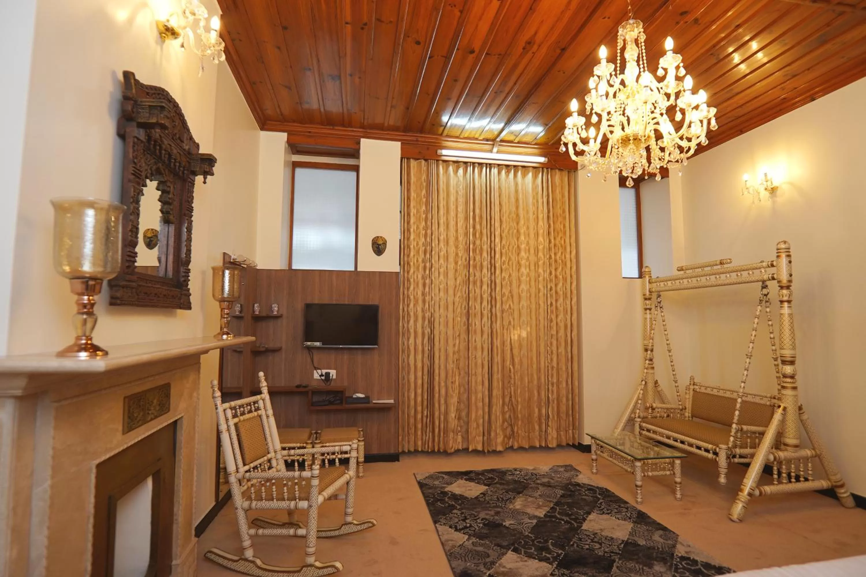 TV and multimedia, TV/Entertainment Center in The Edgeworth