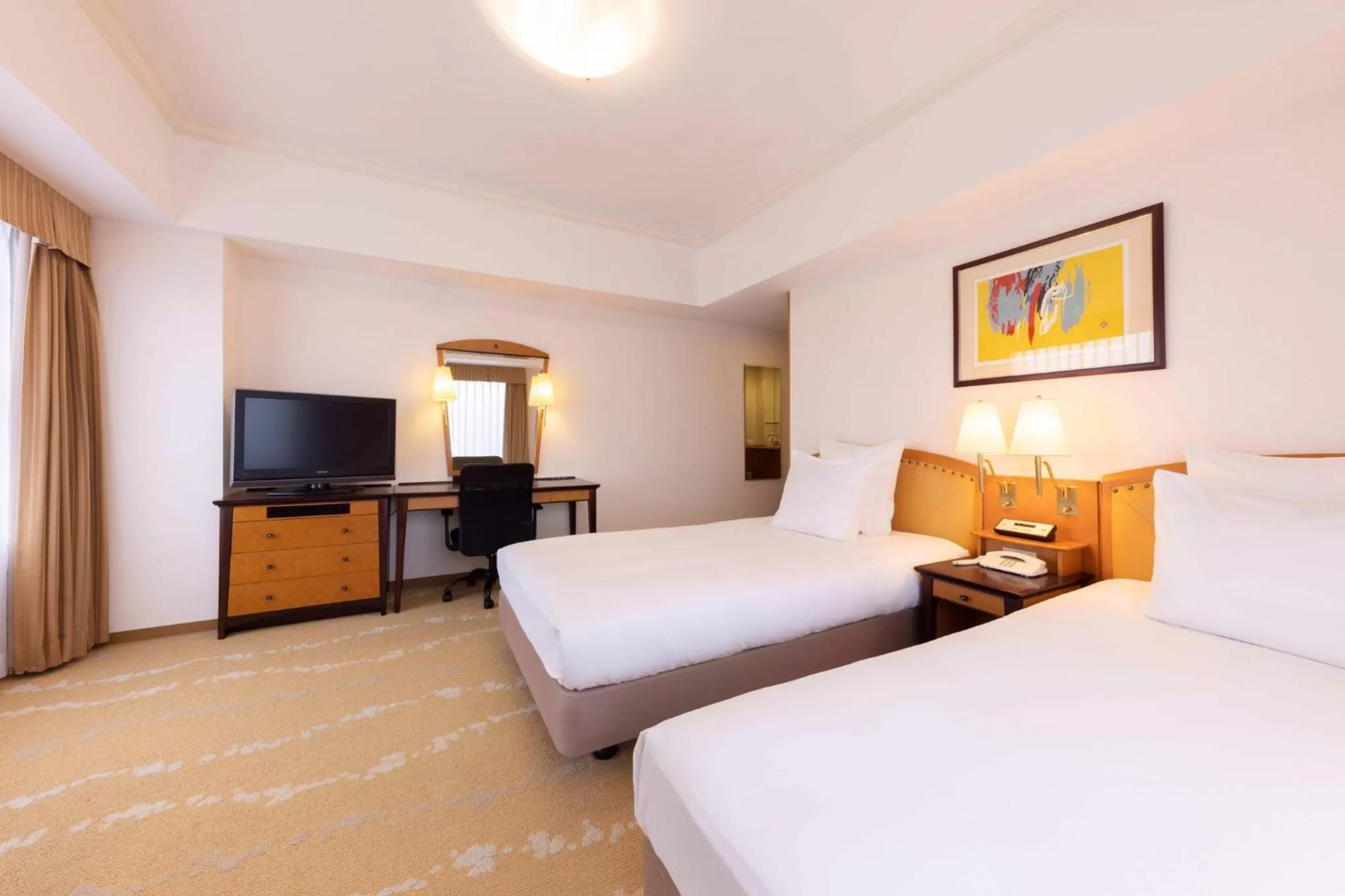 Photo of the whole room, Bed in ANA Crowne Plaza Toyama by IHG