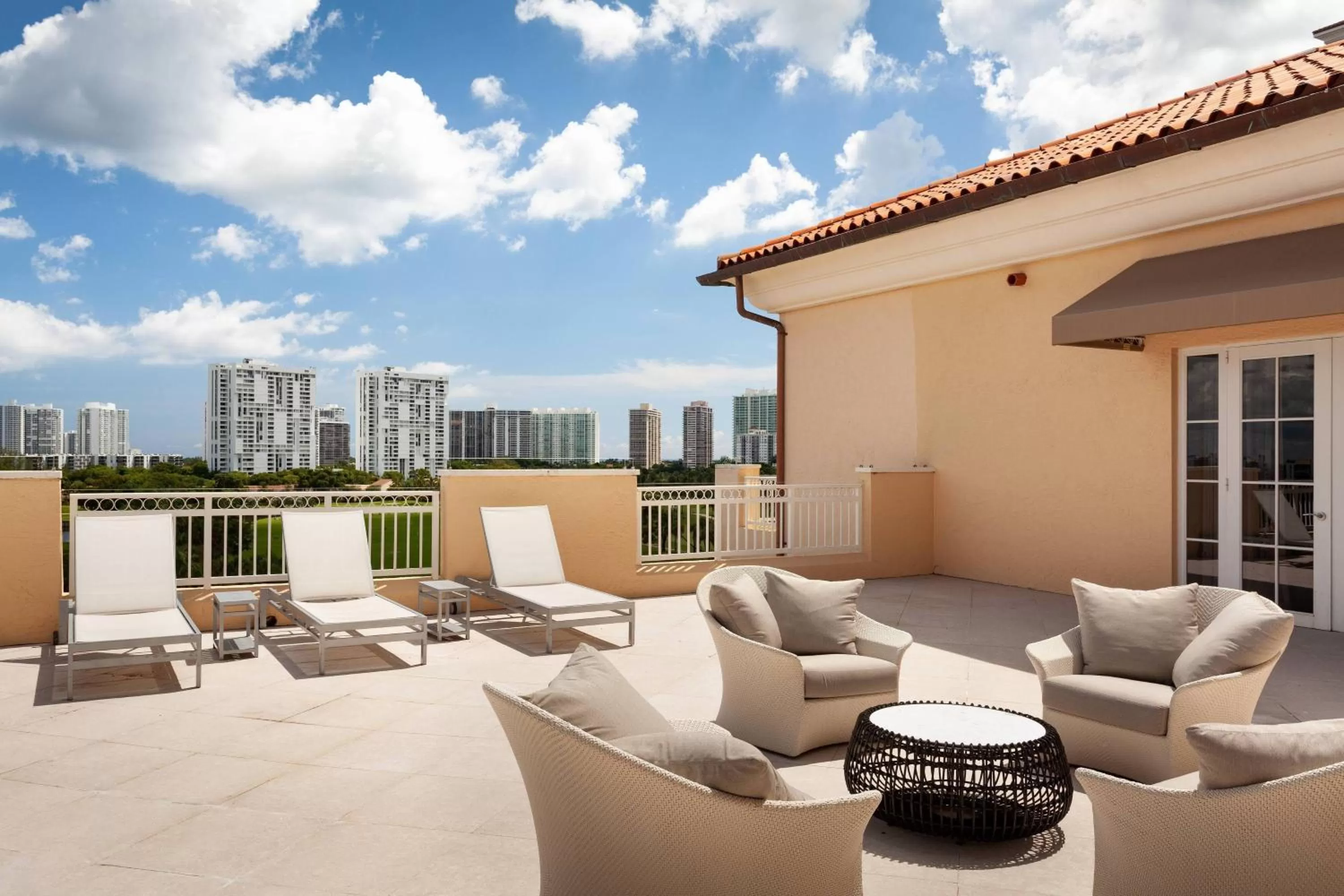 Photo of the whole room in JW Marriott Miami Turnberry Resort & Spa