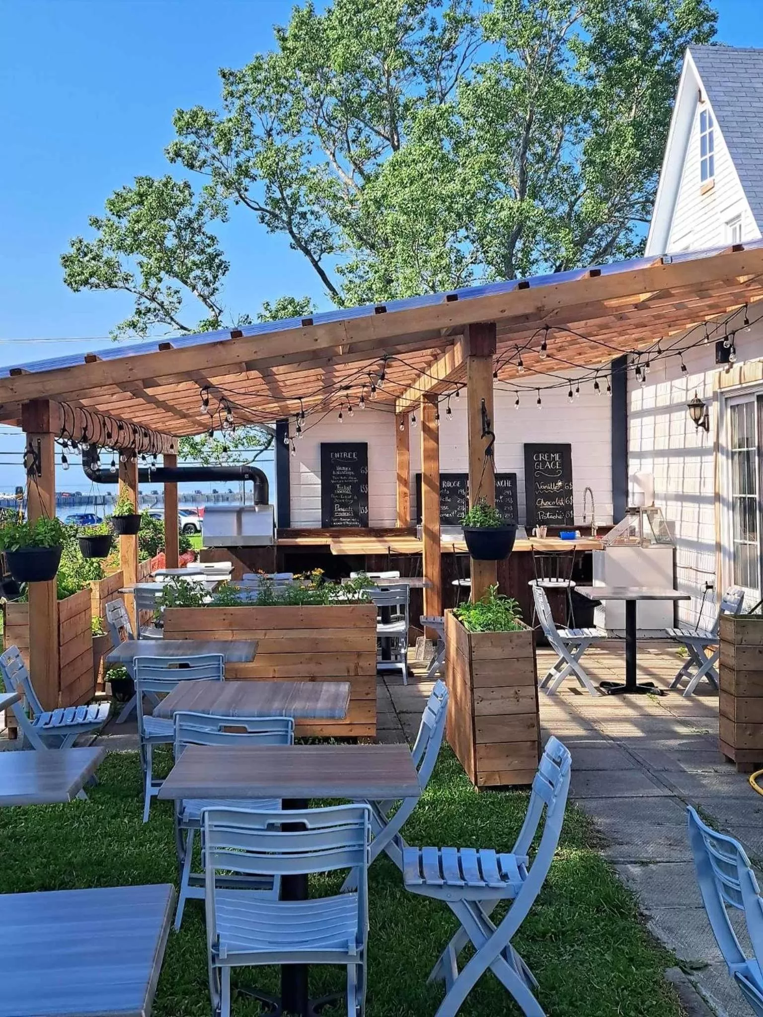 Restaurant/places to eat in Auberge Seigneurie des Monts