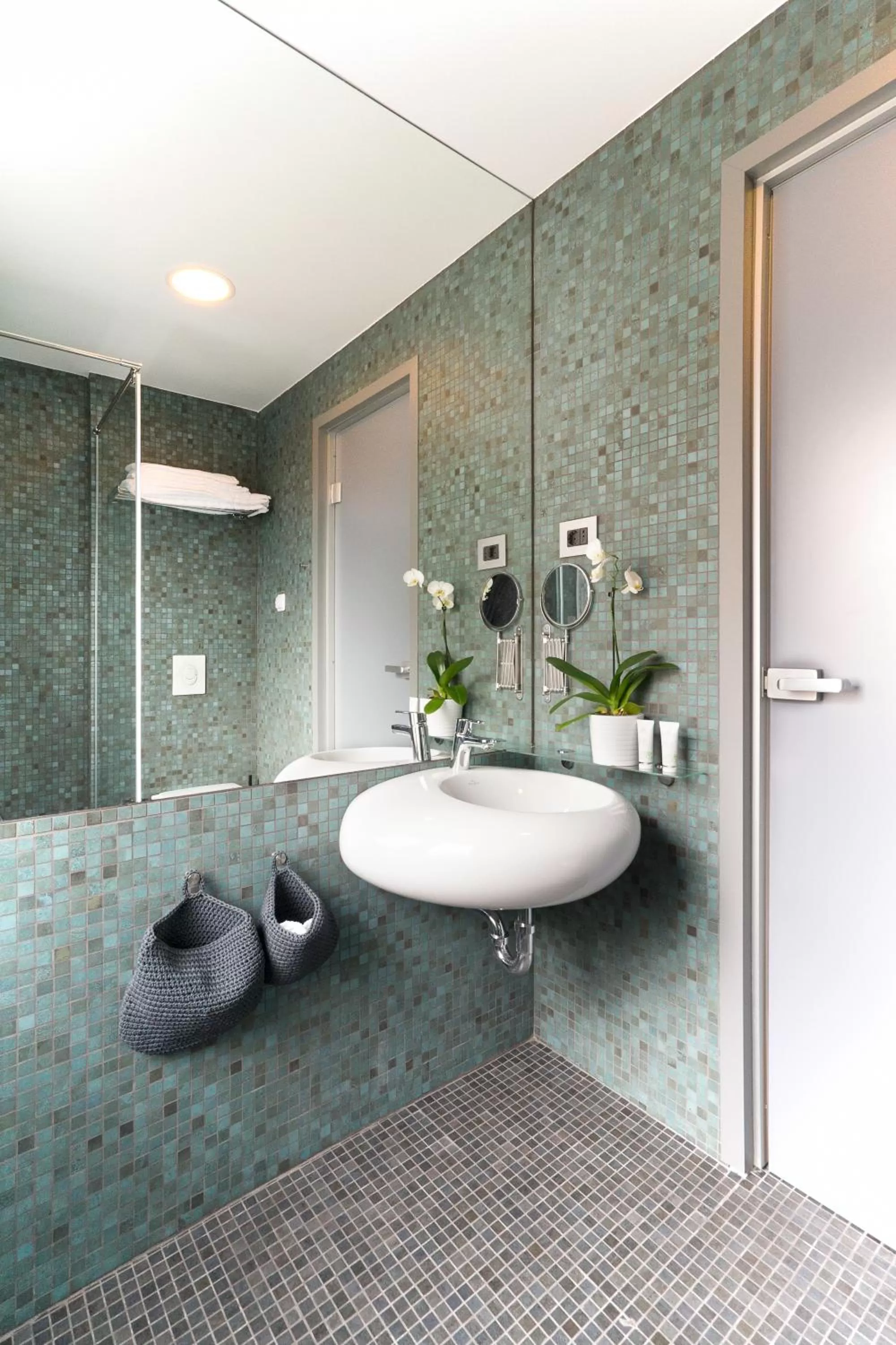 Bathroom in Venis Boutique Hotel