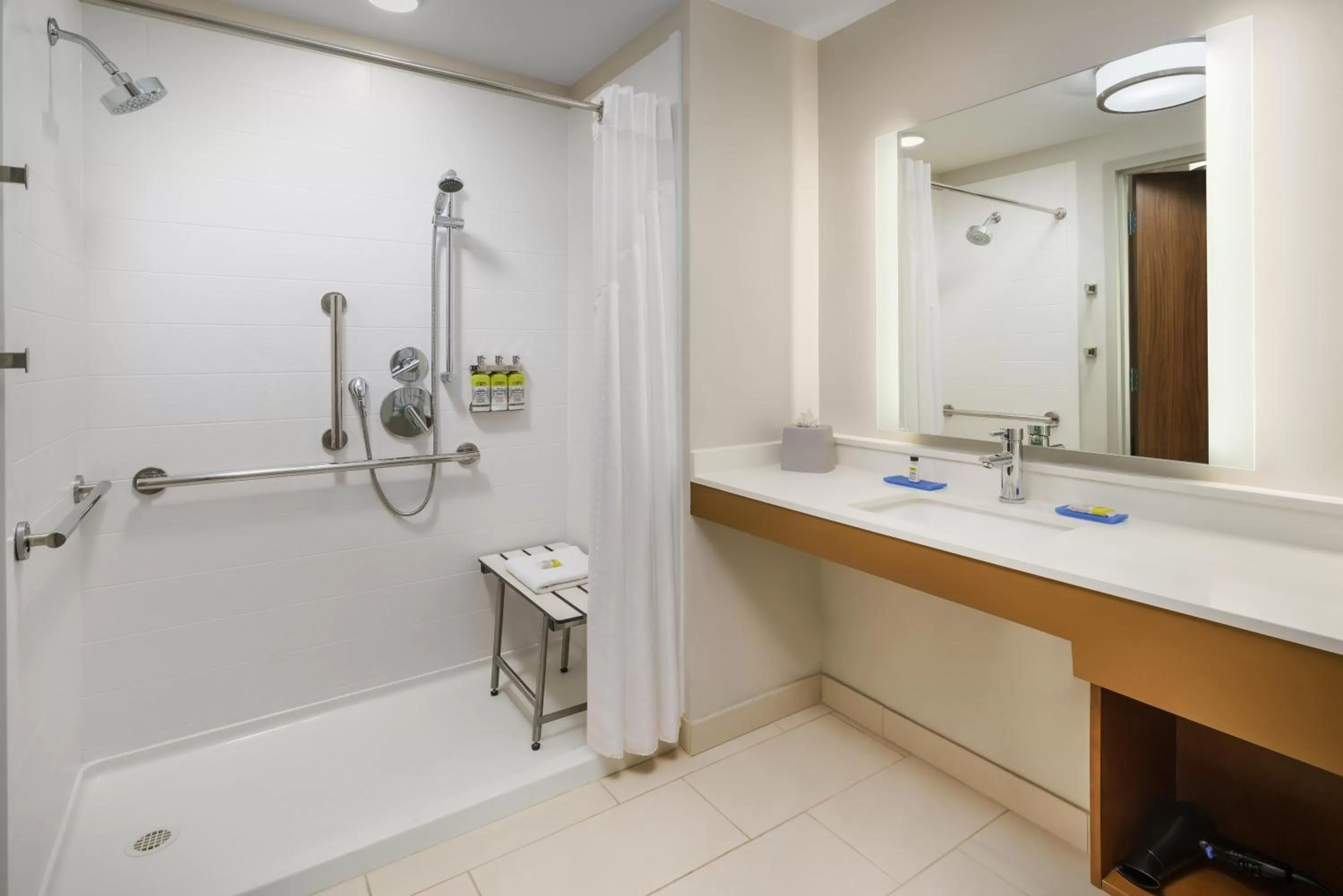 Bathroom in Holiday Inn Express & Suites Oakhurst-Yosemite Park Area by IHG