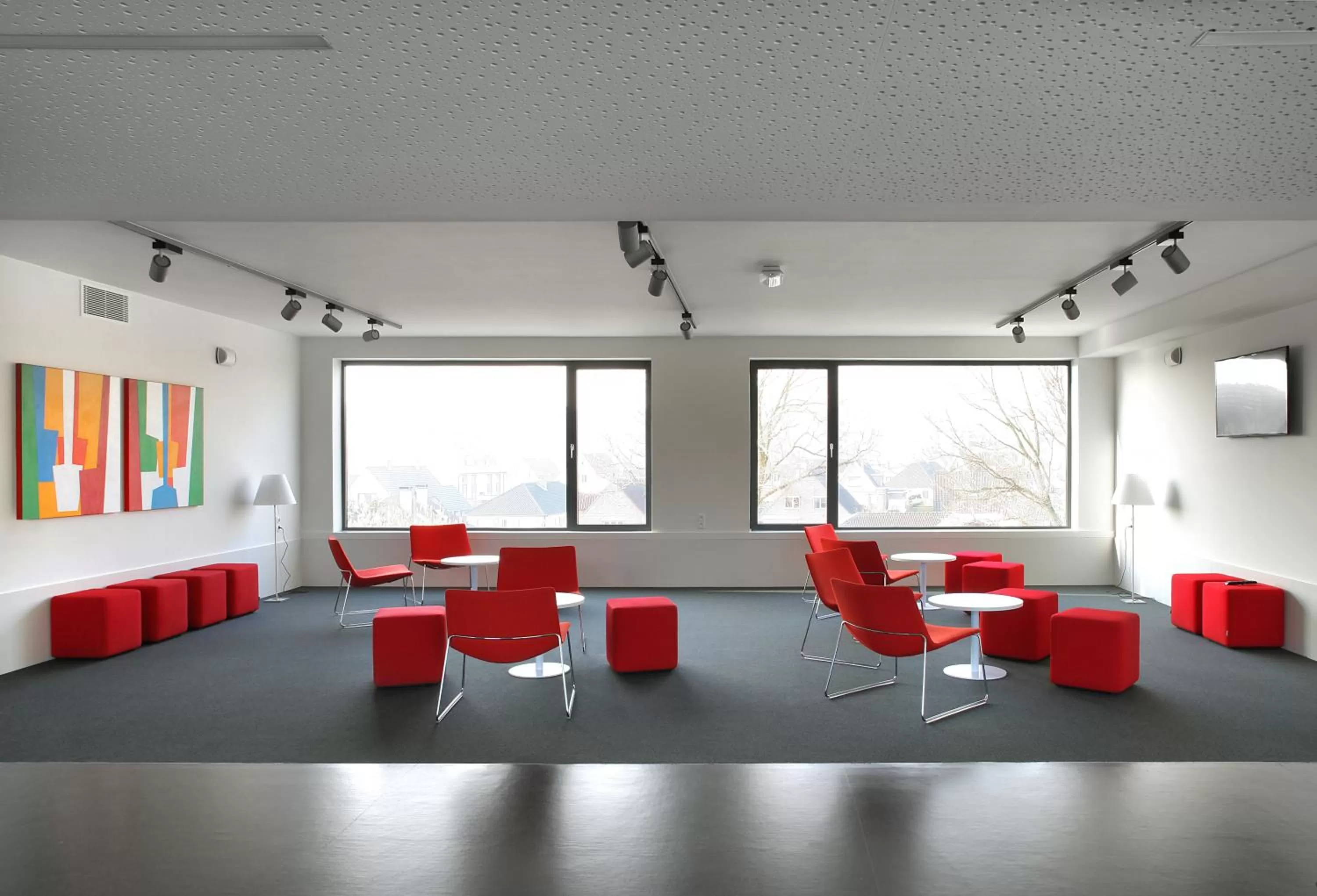 Communal lounge/ TV room in Hotel Middelpunt - Gratis Parking - Ontbijt inbegrepen! Nieuwjaarsbrunch 01 januari, op 31 december restaurant gesloten