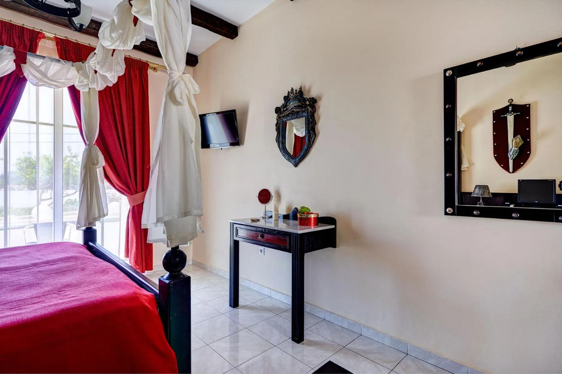 Bed in Castello Di Cavallieri Suites & Spa - Adults Only