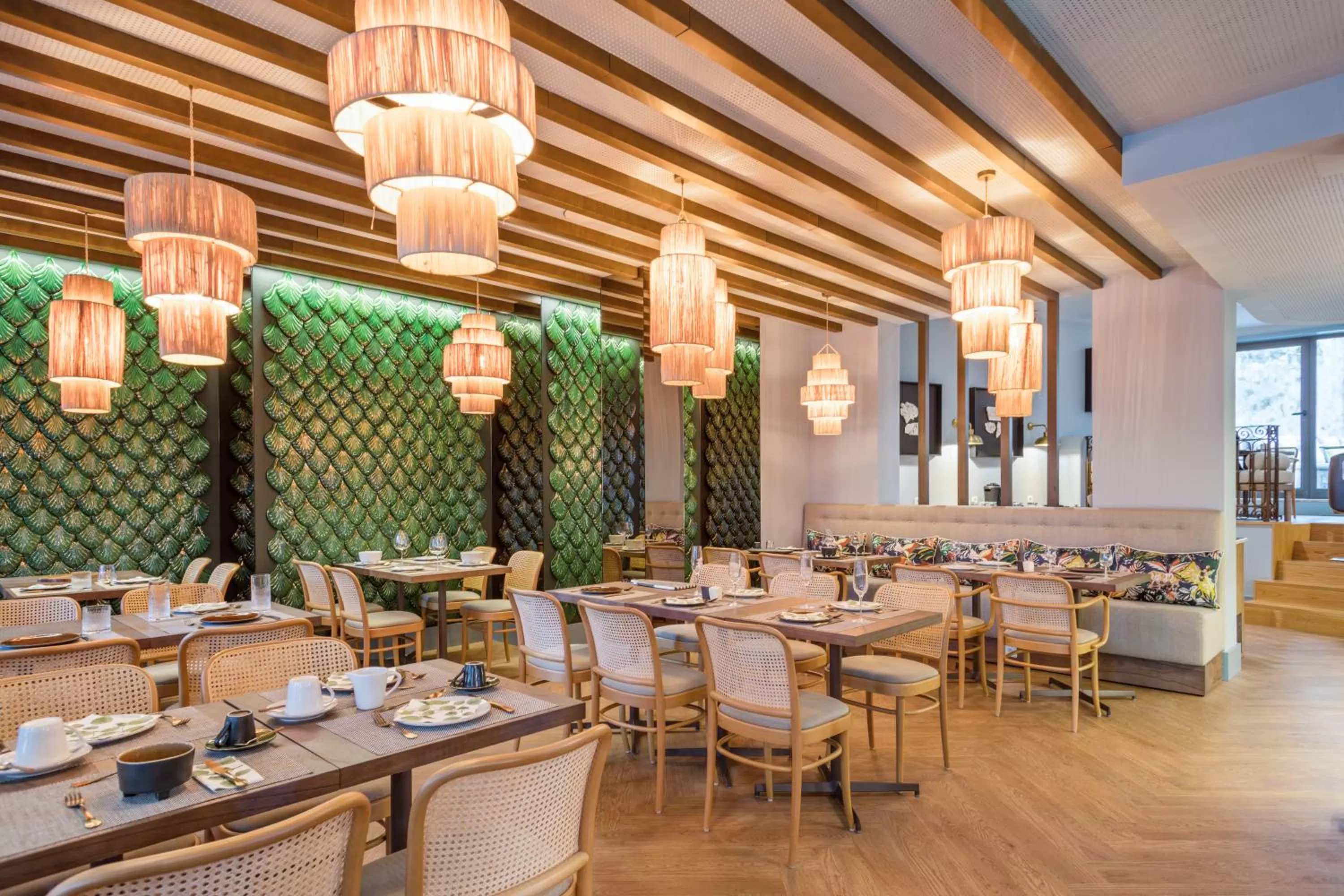 Restaurant/places to eat in Pur Oporto Boutique Hotel by actahotels