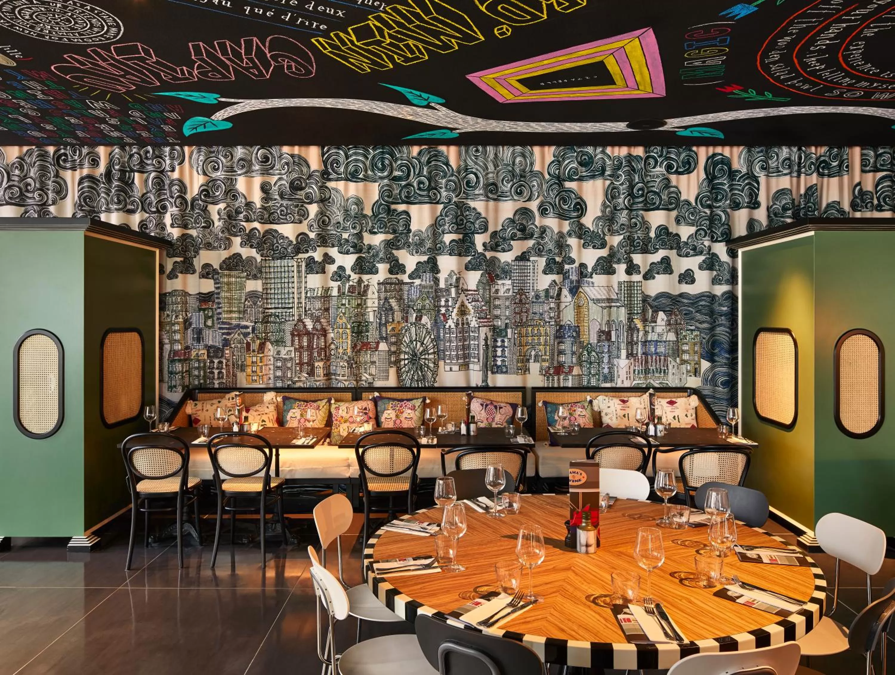 Restaurant/places to eat in Mama Shelter Lille