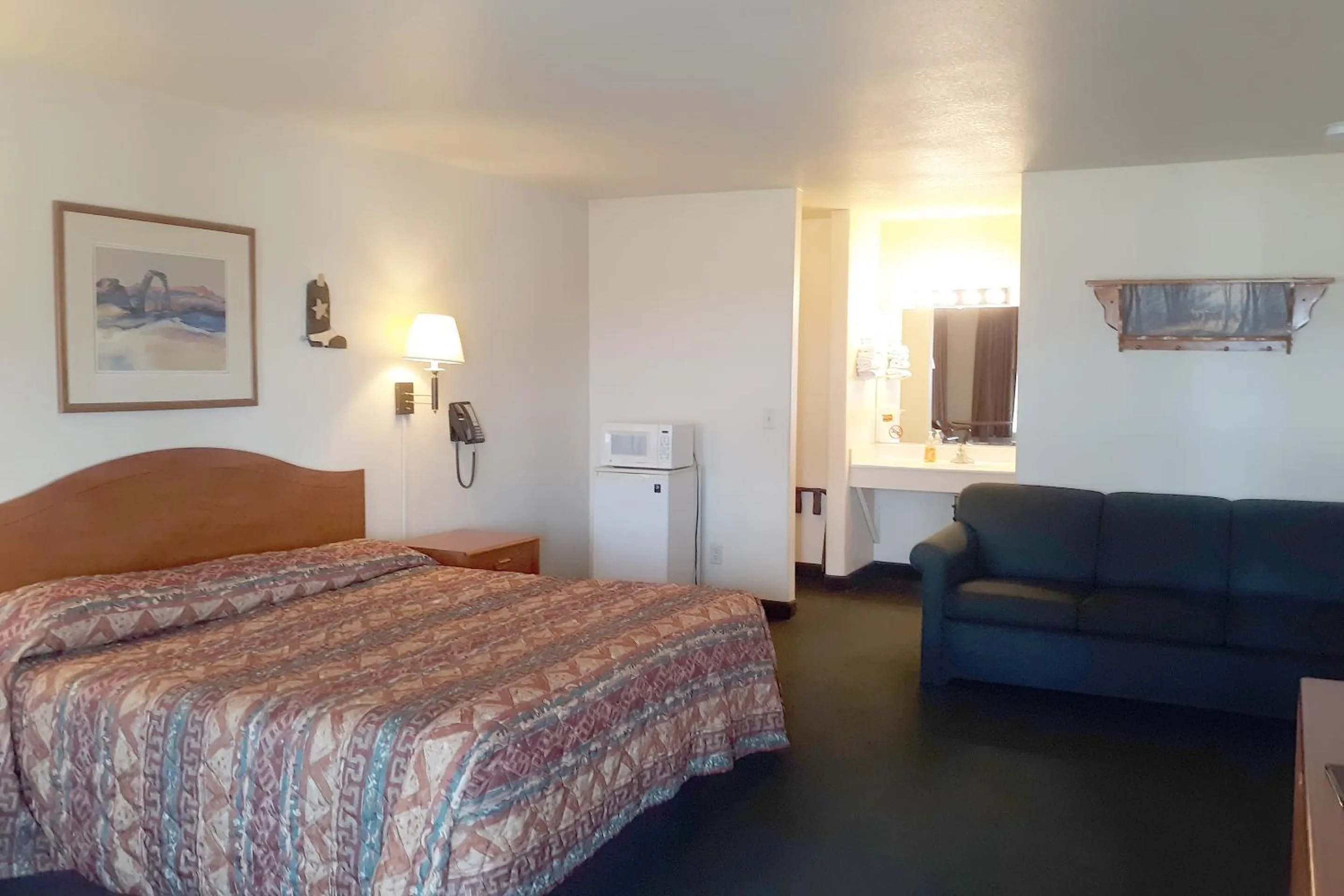 Bedroom, Bed in OYO Hotel Tombstone