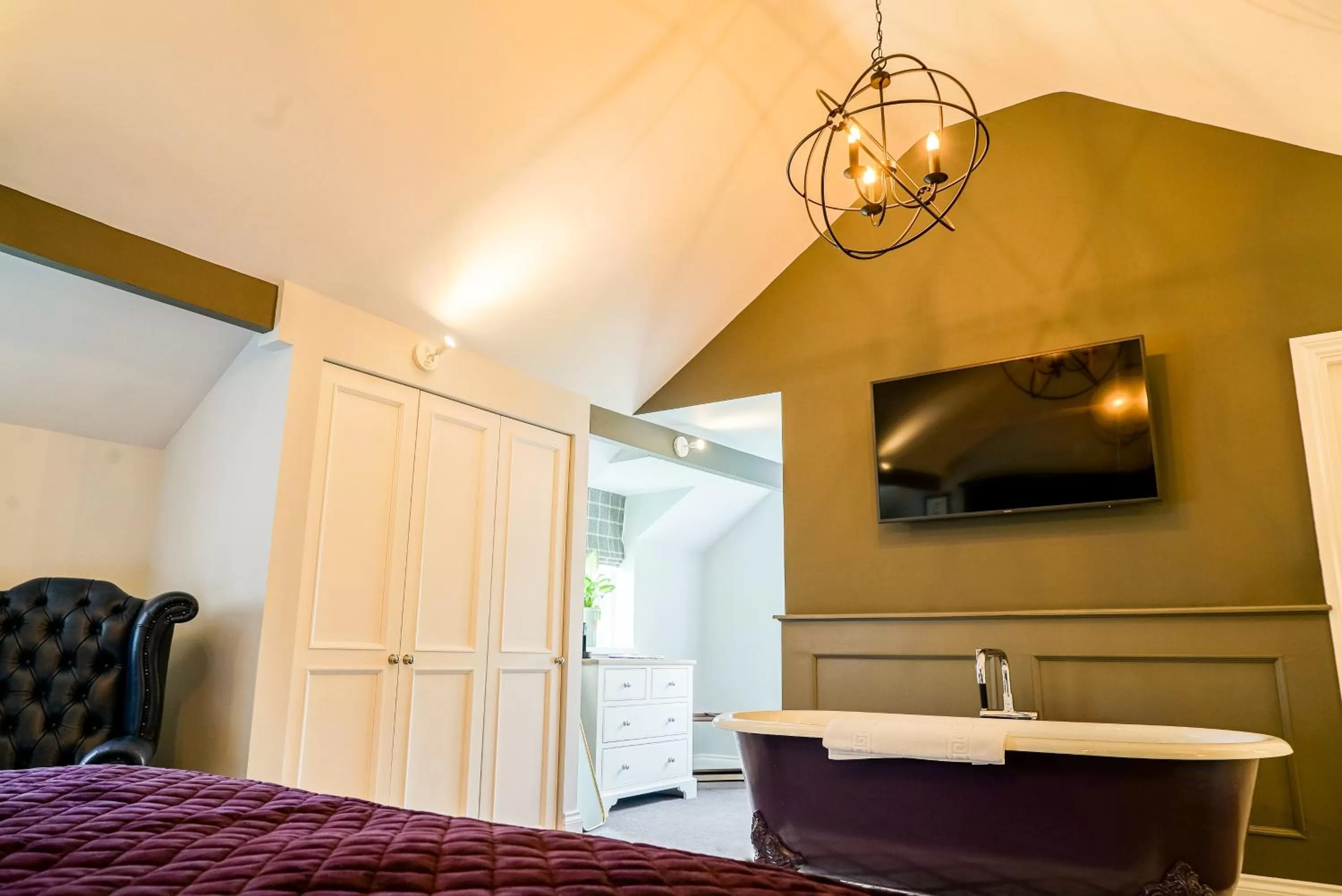 Bedroom, Bed in Arrow Mill- Brunning and Price