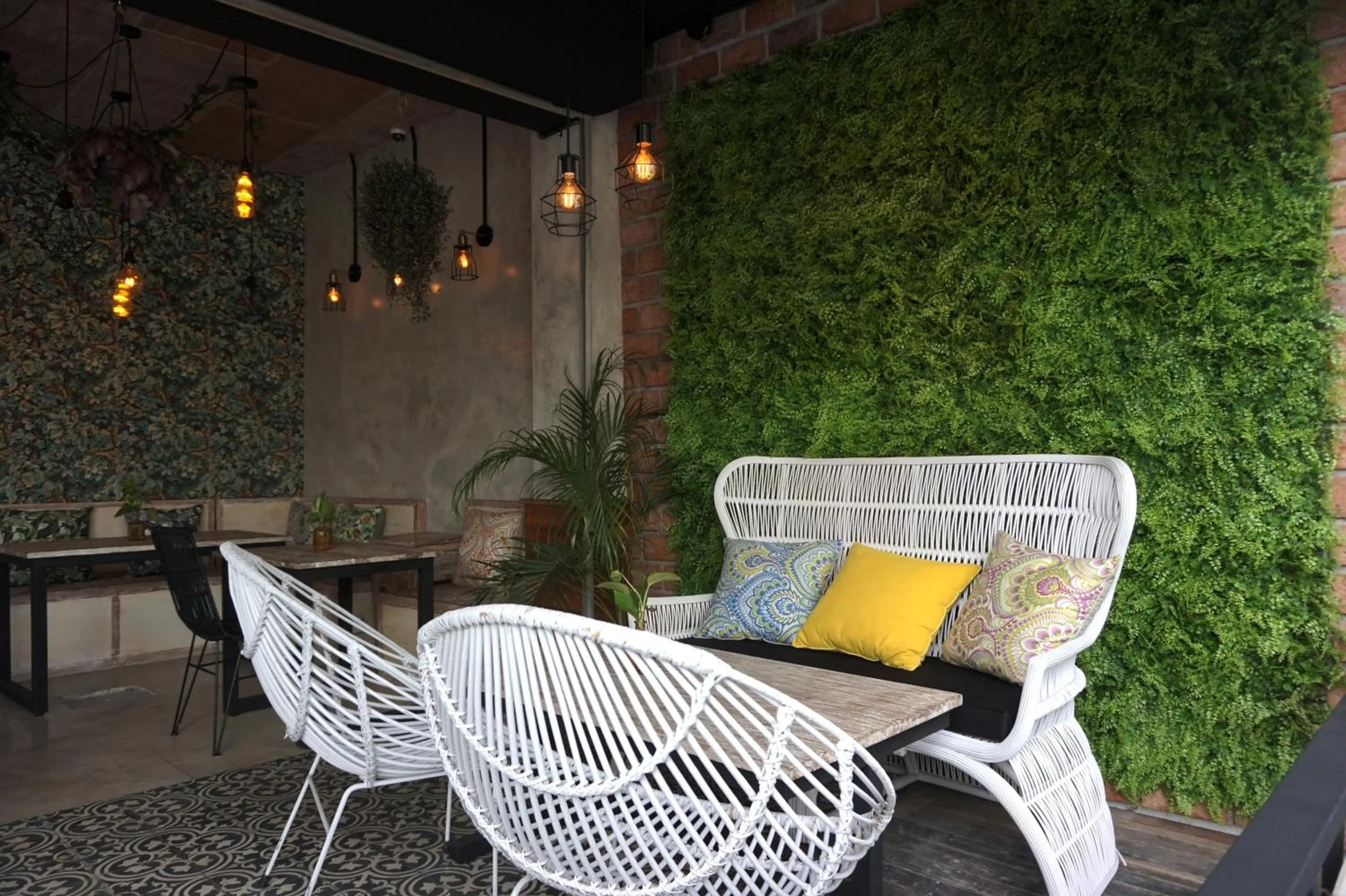 Restaurant/places to eat in Gemini Star Hotel Kuta