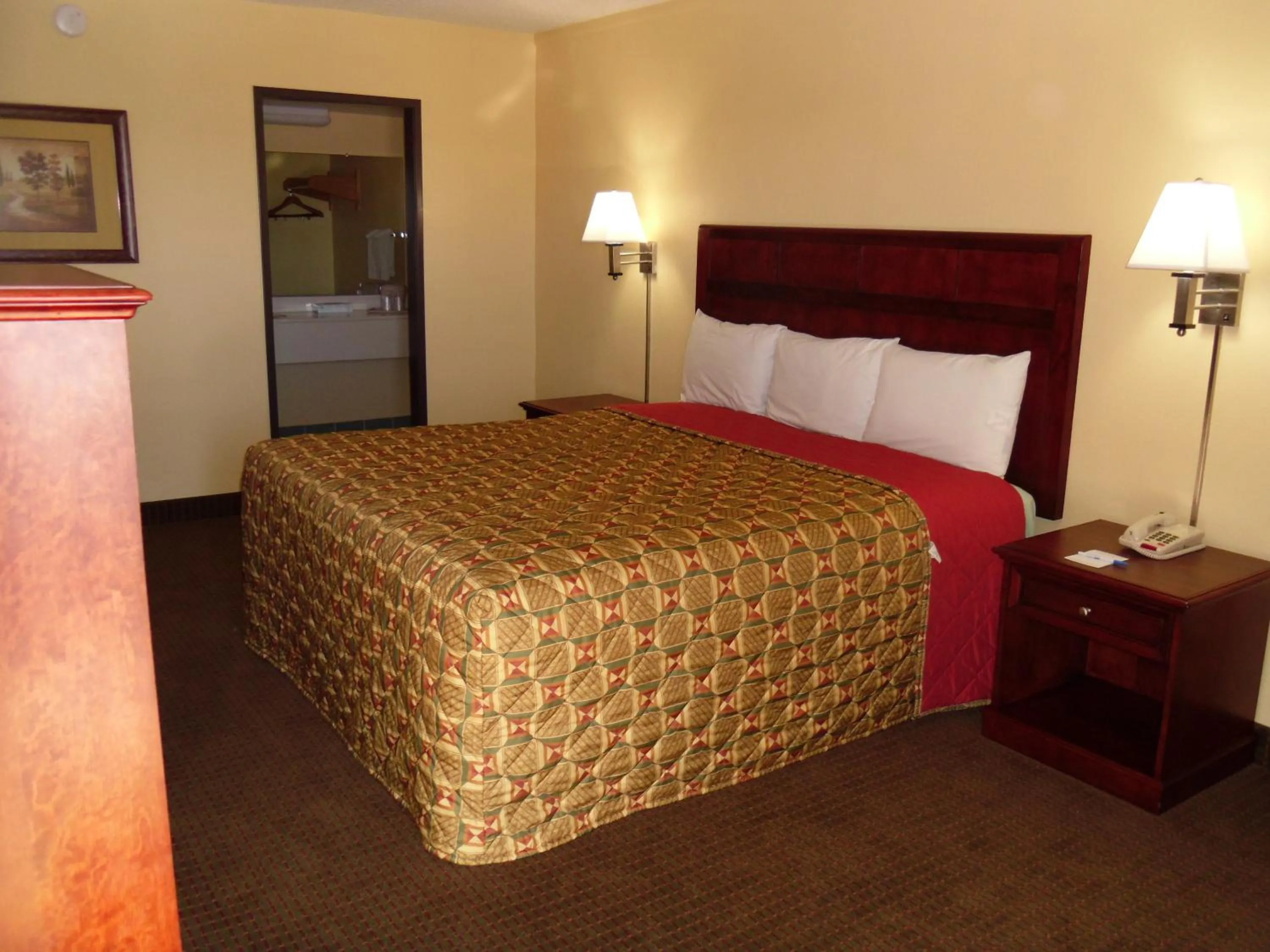 Bed in Budget Inn Flagstaff