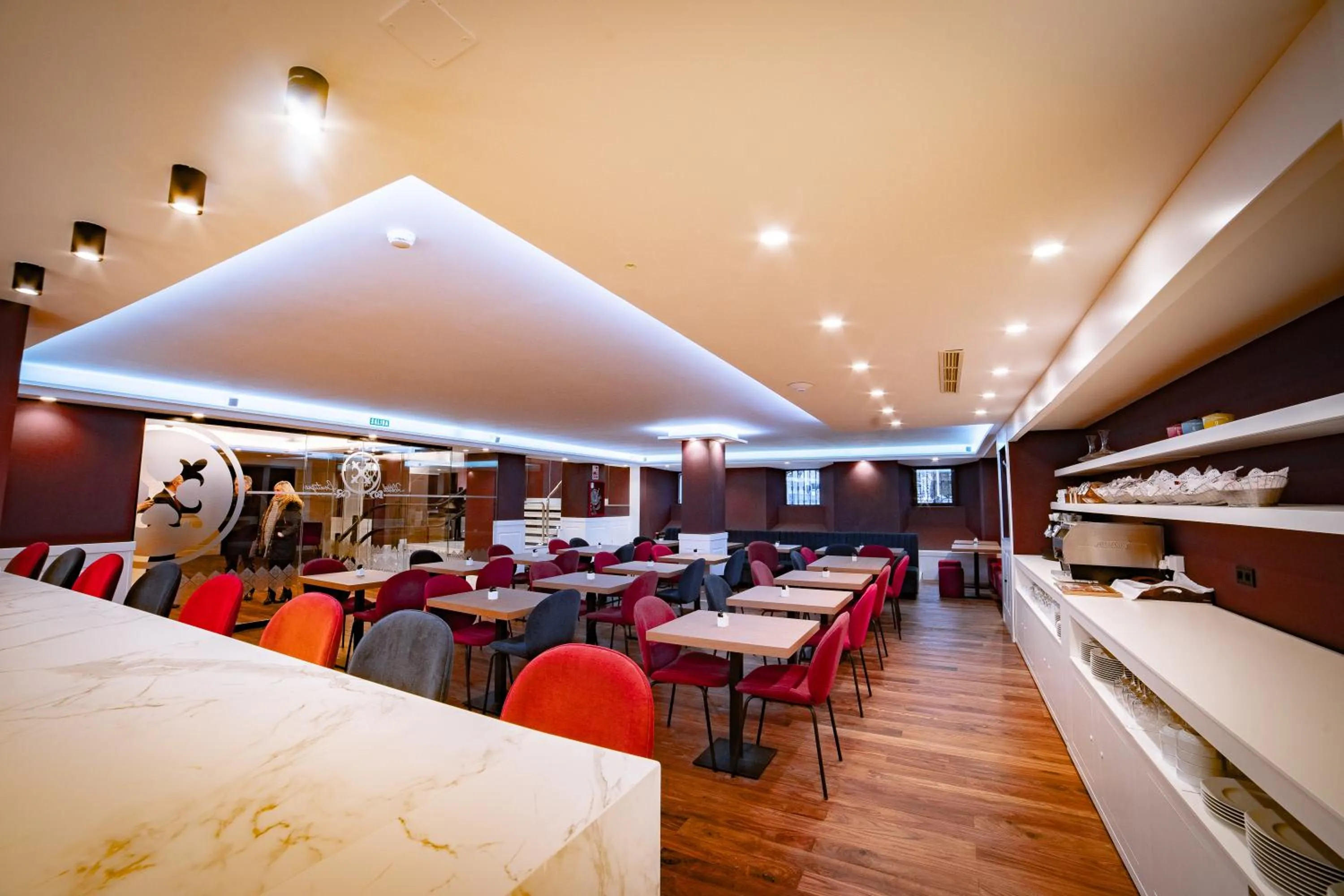 Restaurant/places to eat in Hotel Colón Plaza