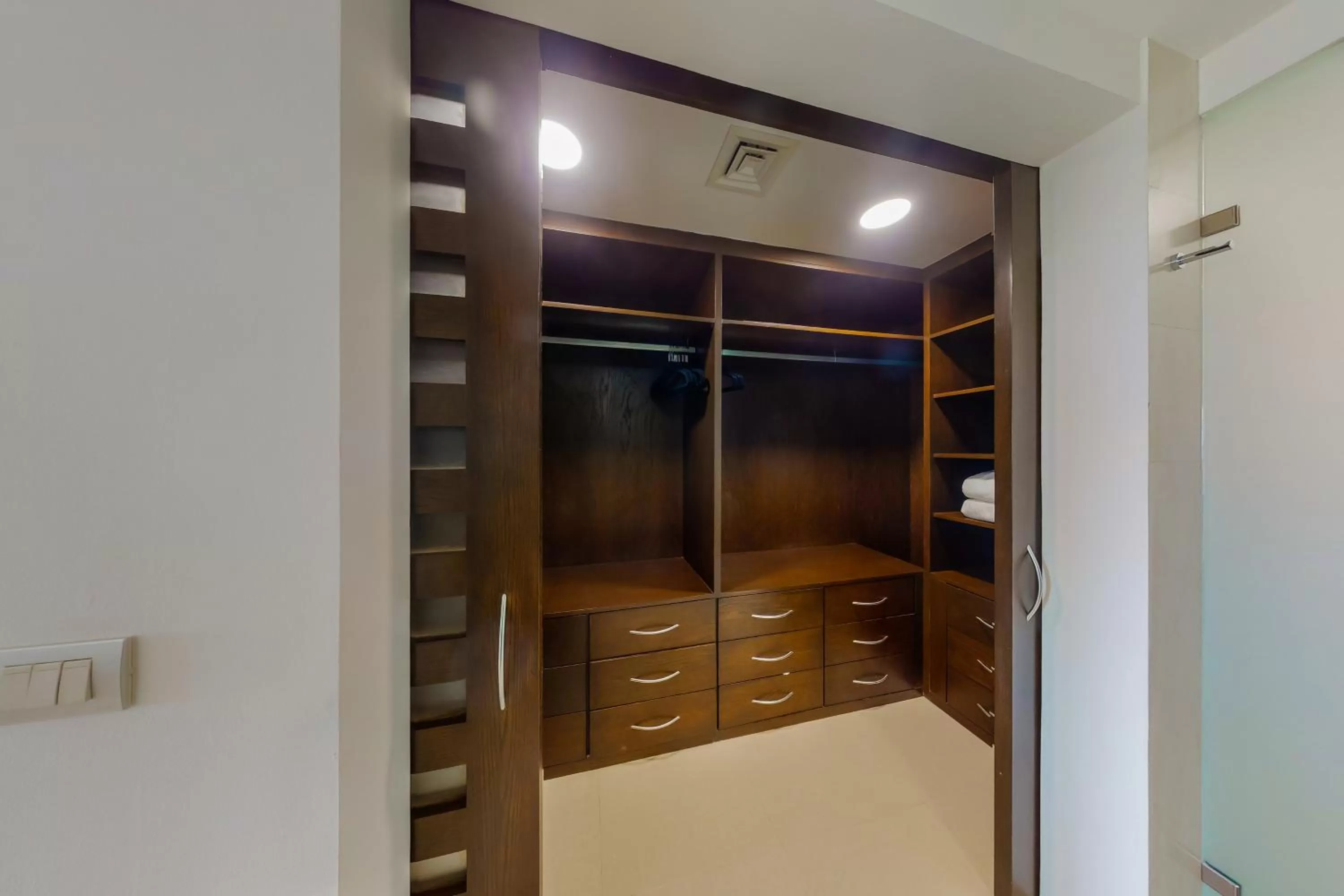 Bathroom in Hakuna Matata 725N at Mareazul Beachfront