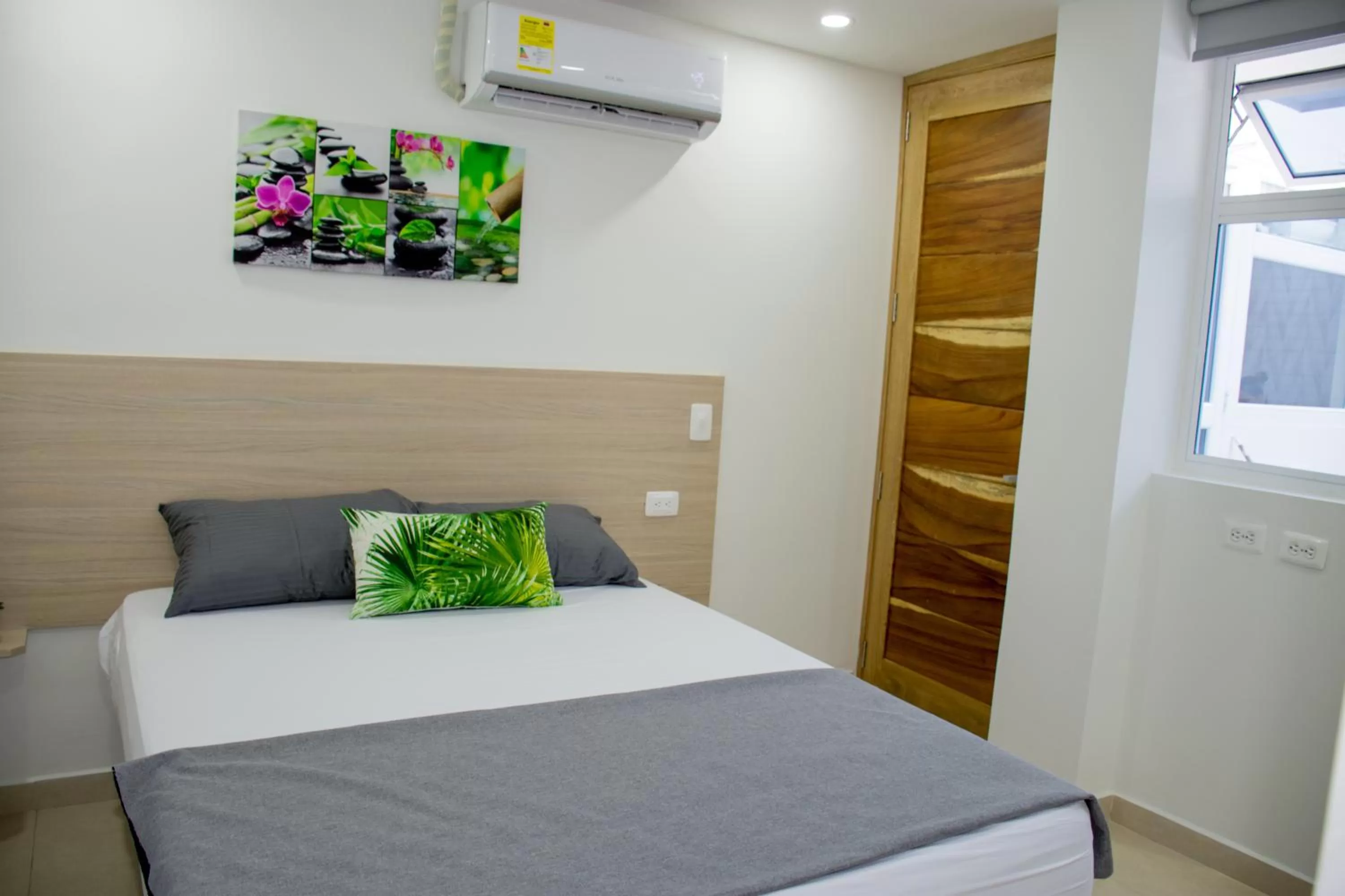 Bathroom, Bed in Stanza Hotel Monteria