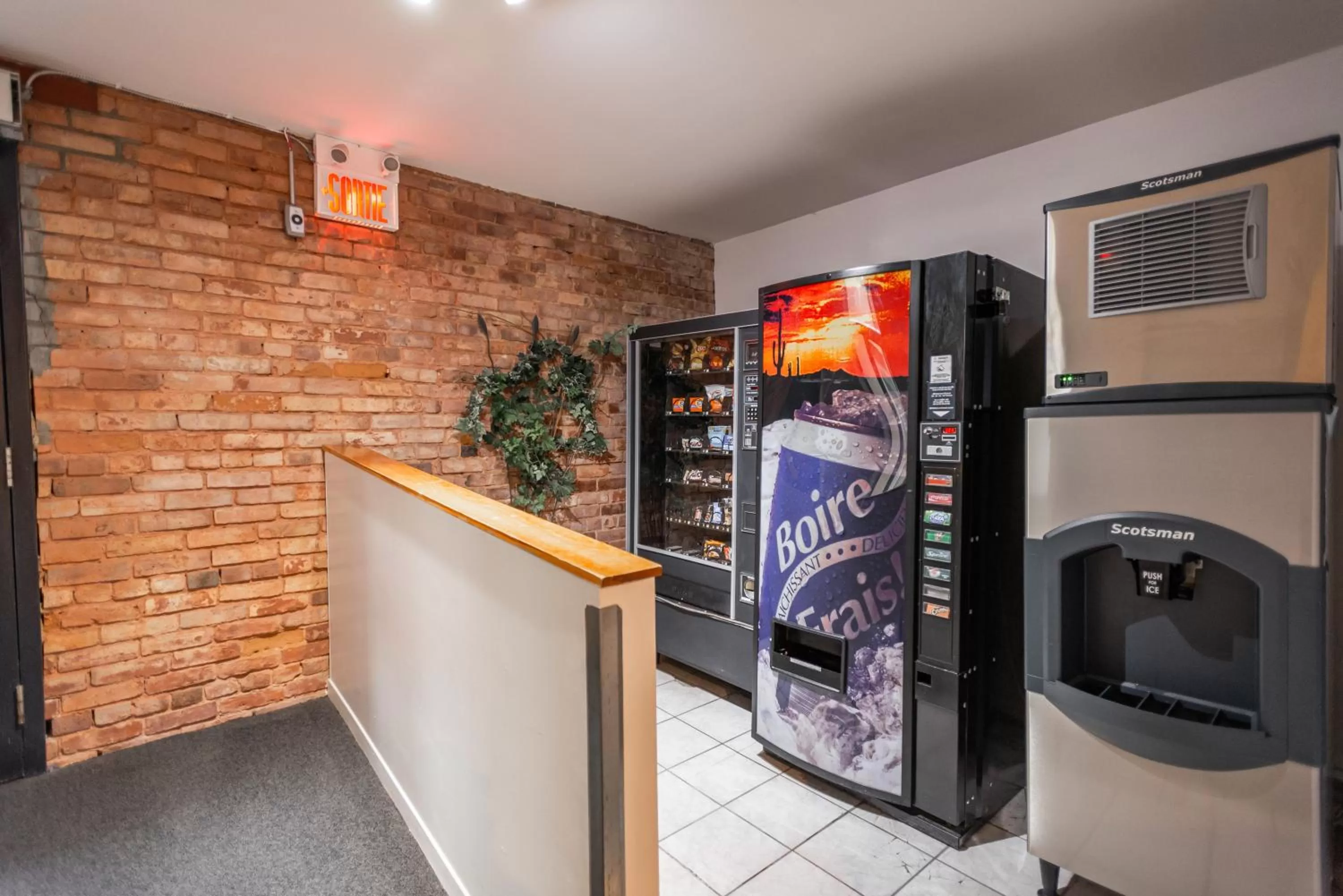 vending machine in Hotel le Roberval