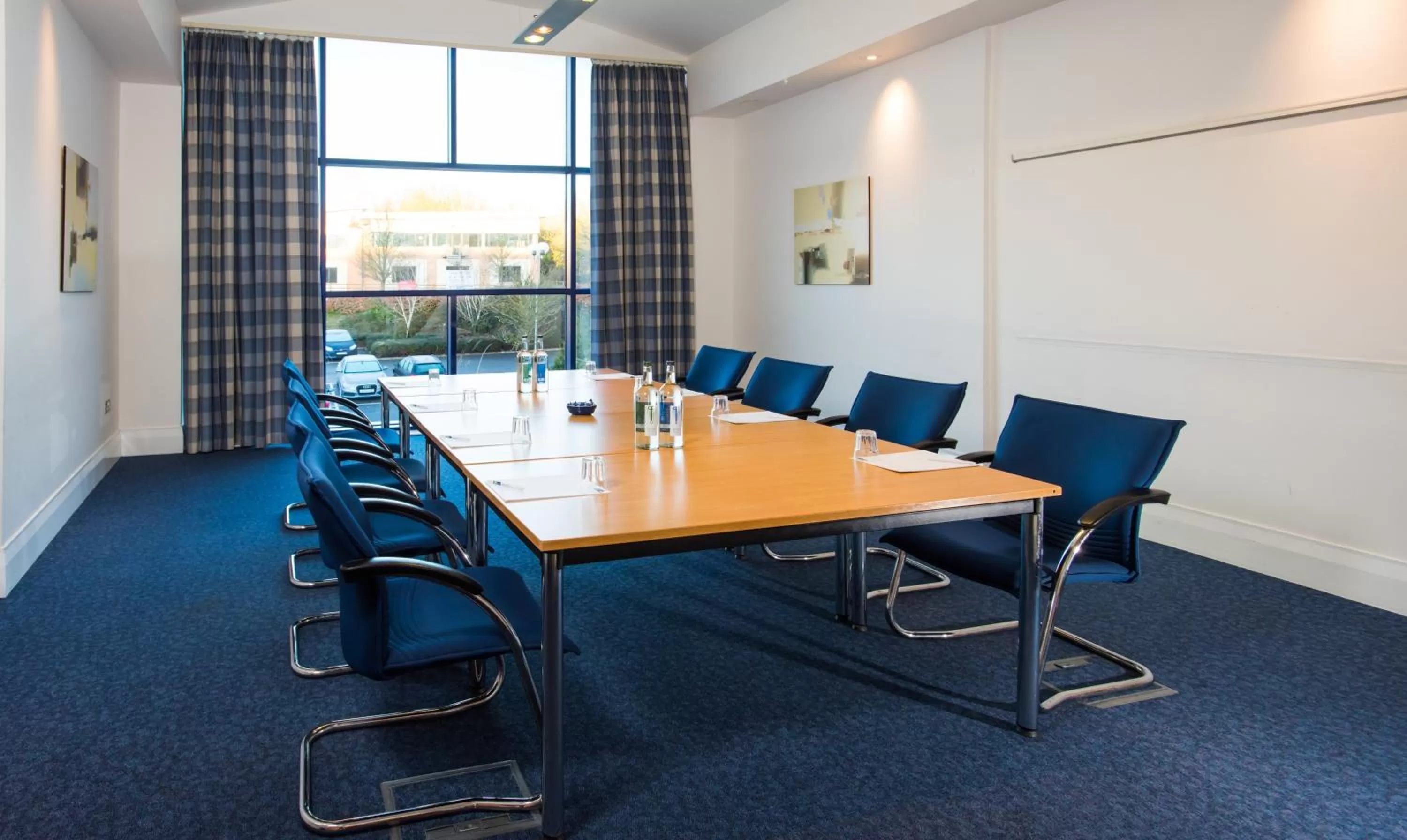 Meeting/conference room in Holiday Inn Express Newport by IHG