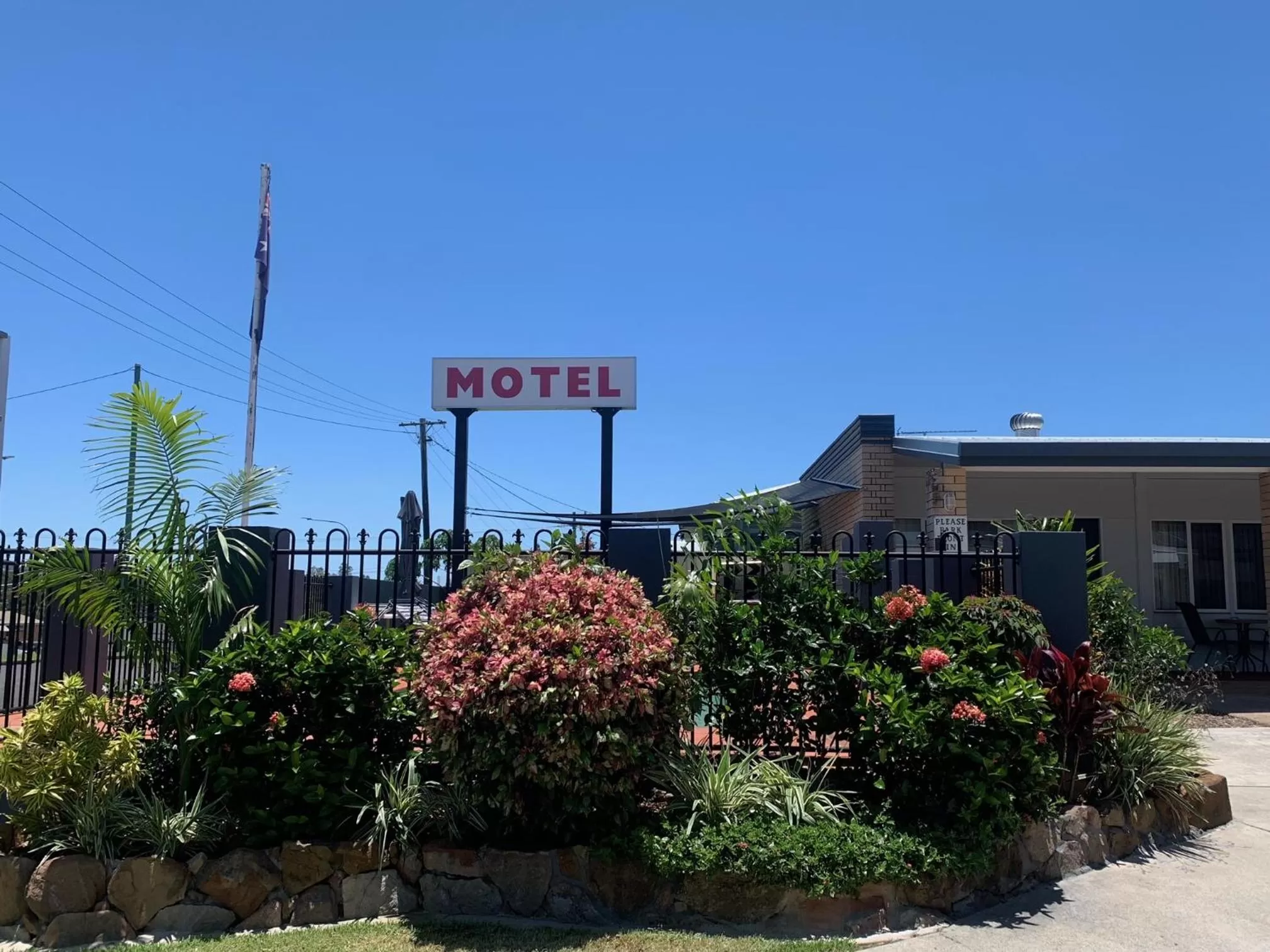 Property building in Shady Rest Motel