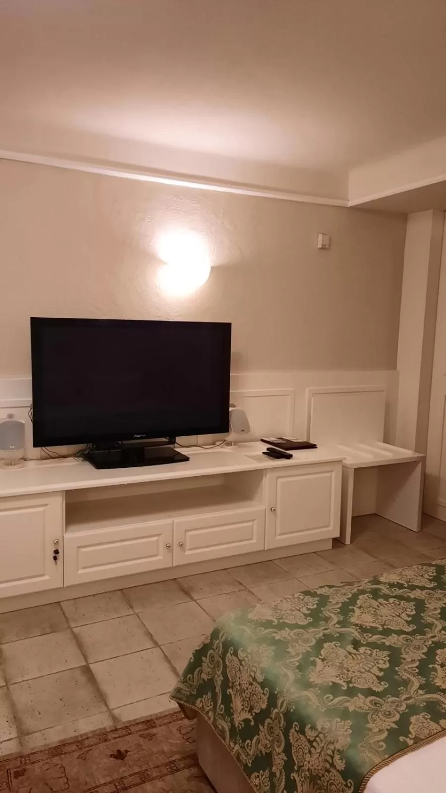 TV and multimedia, Bed in Hotel Otrada