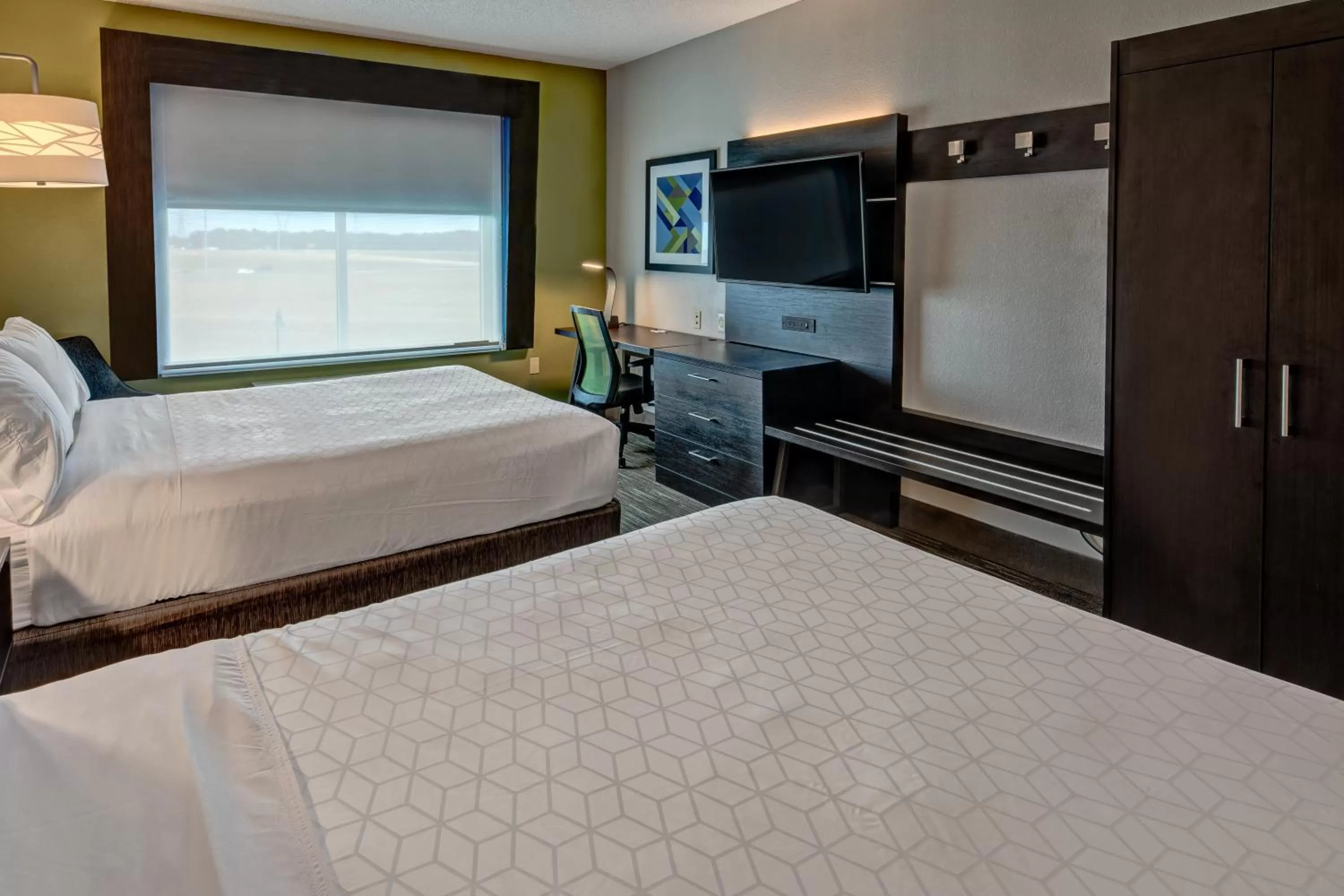 Photo of the whole room, Bed in Holiday Inn Express Hotel & Suites Jackson Northeast by IHG