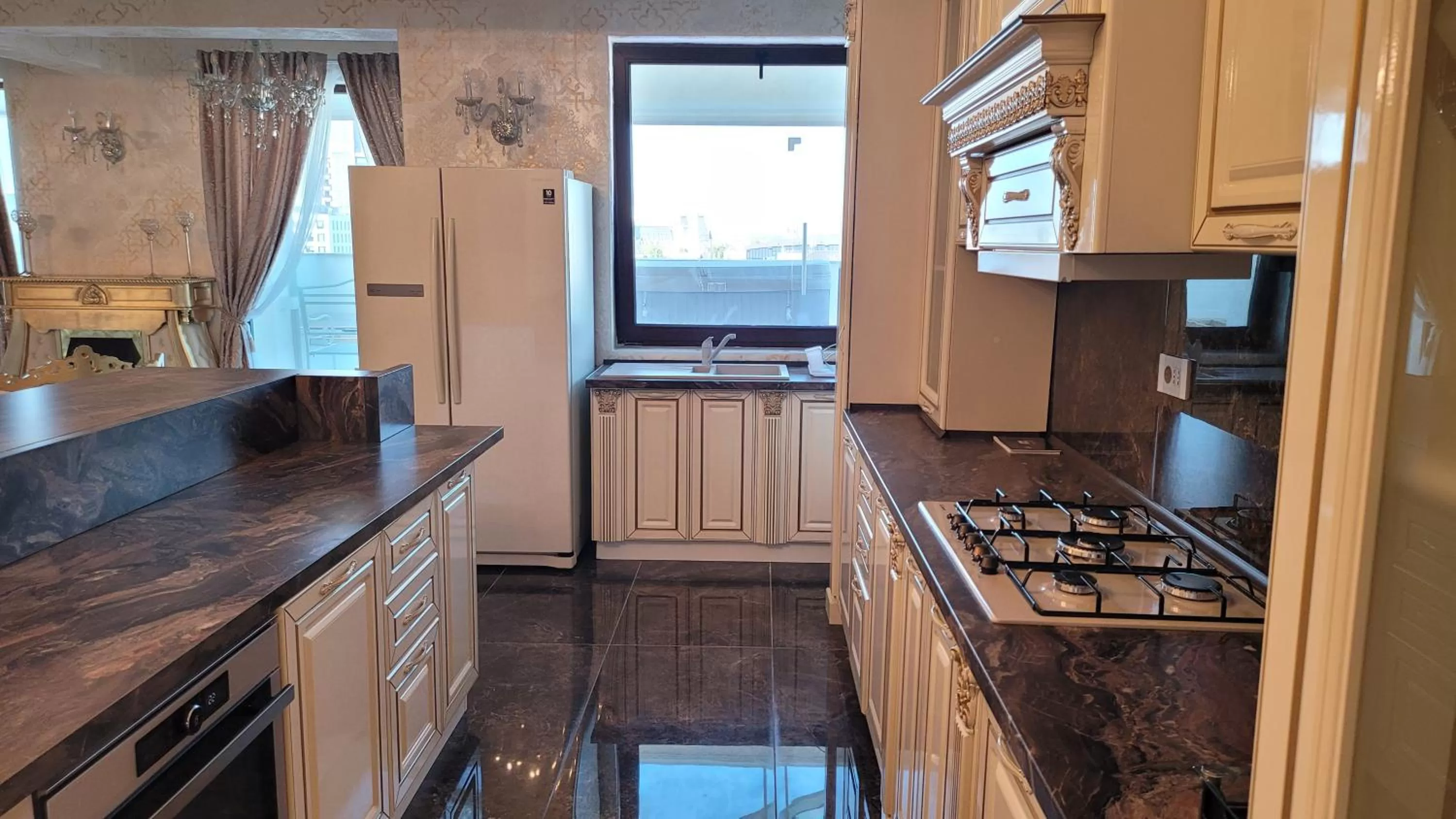 Dining area, Kitchen/Kitchenette in Terrace Suites Iasi