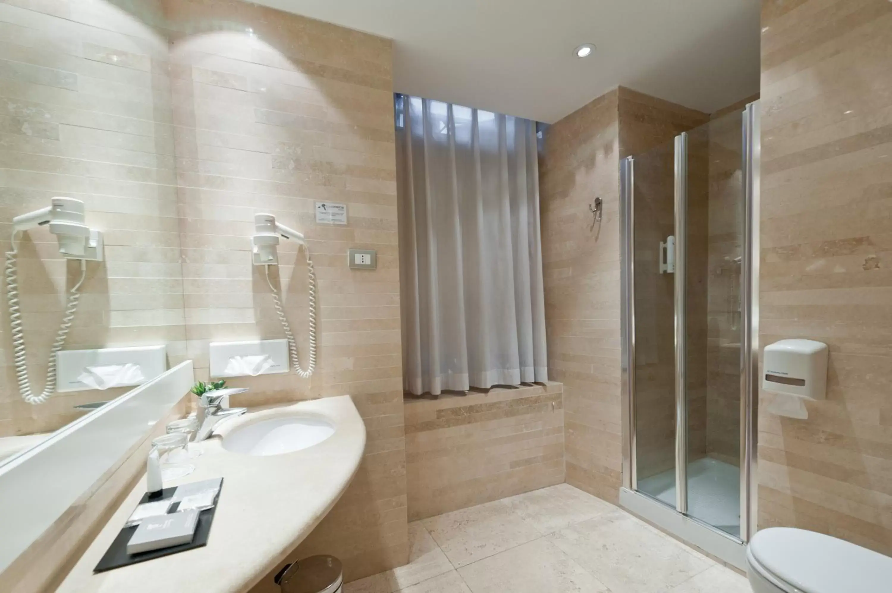 Executive Double Room in Hotel White Executive Double Room in Hotel White