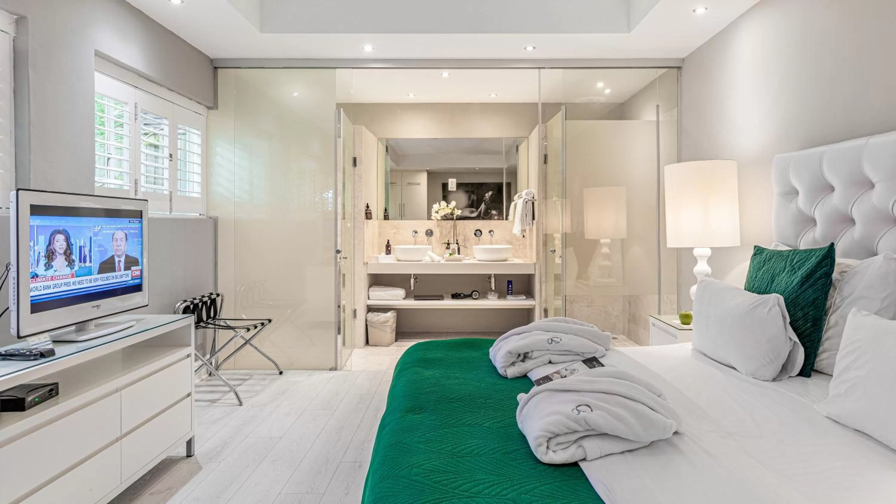 Bedroom, TV/Entertainment Center in The Glen Boutique Hotel & Spa