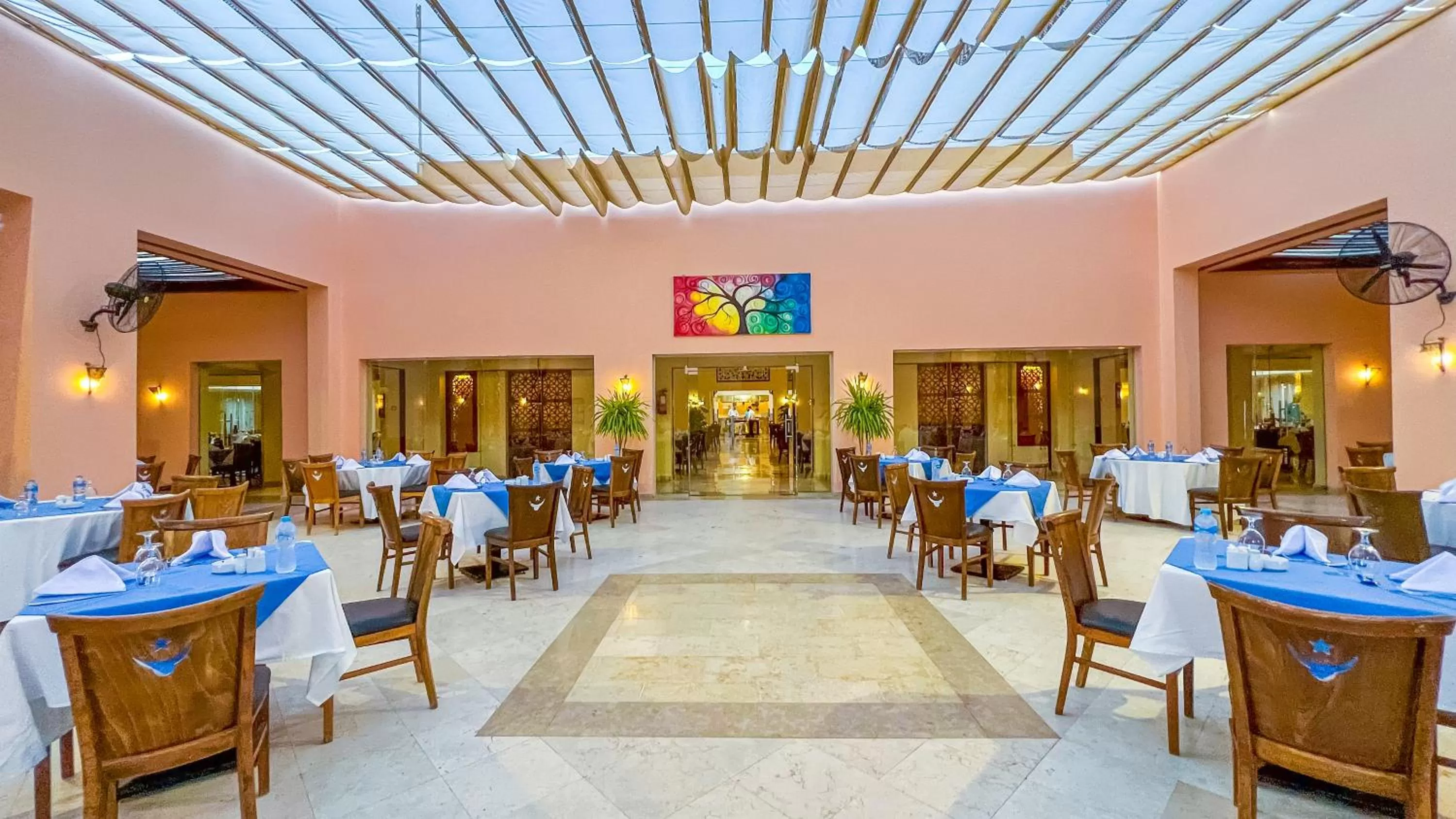 Restaurant/places to eat in Gemma Resort