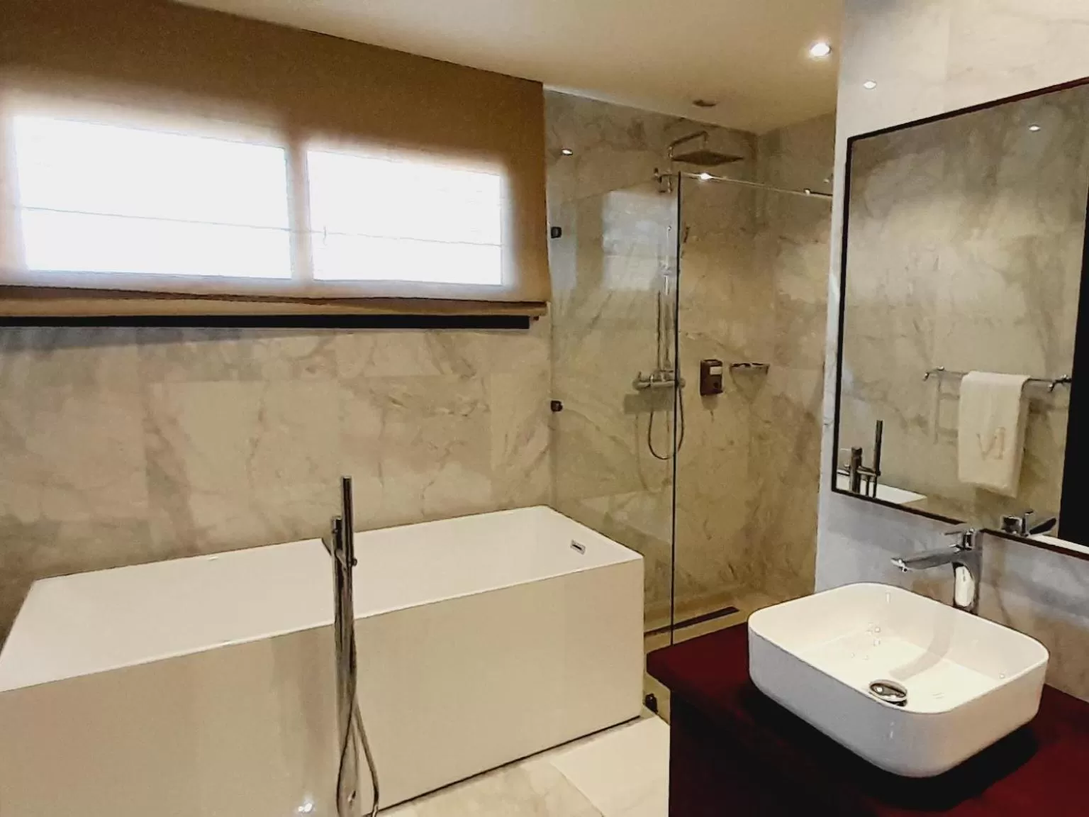 Bathroom in La Varangue