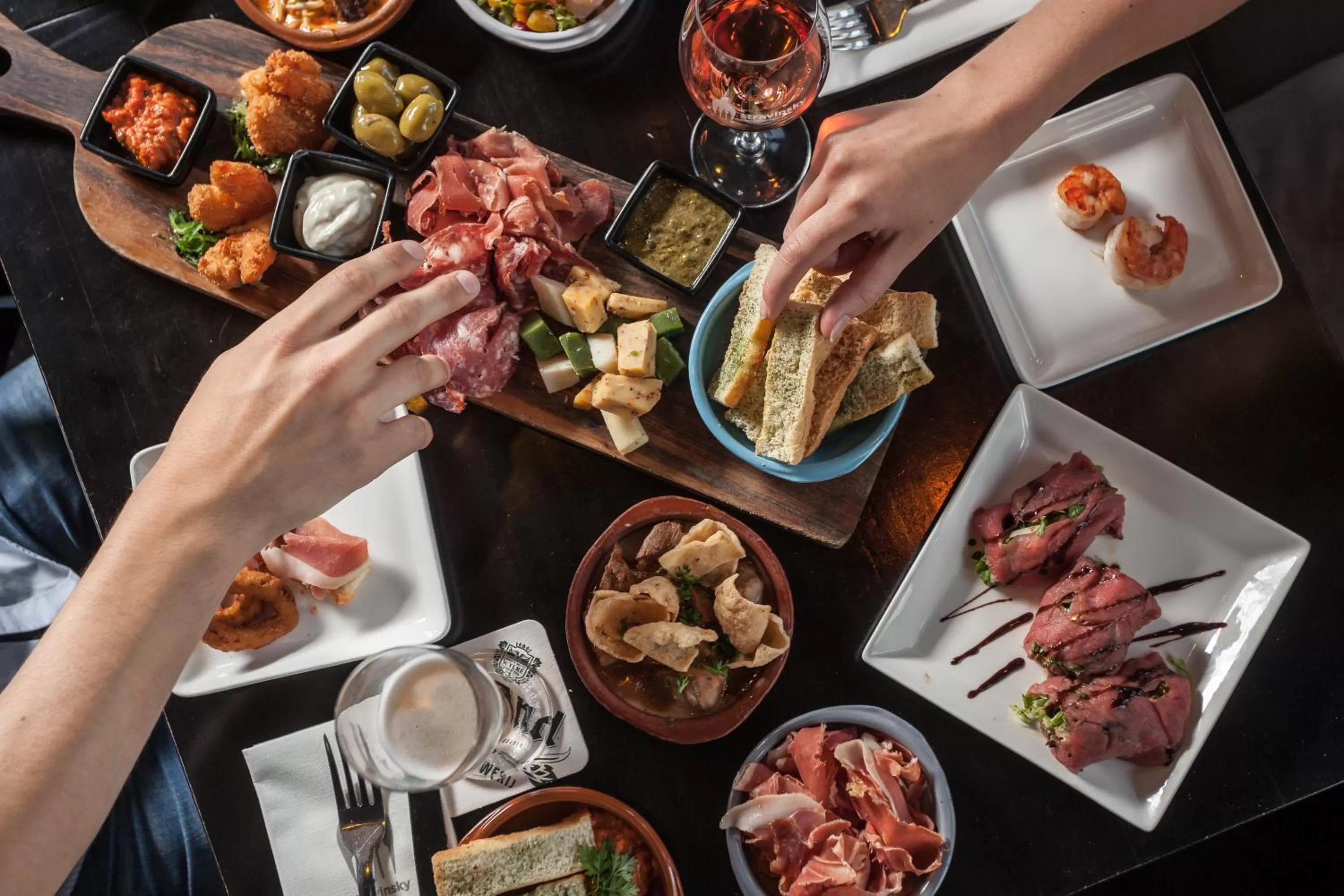 Food close-up in Stravinsky Slapen