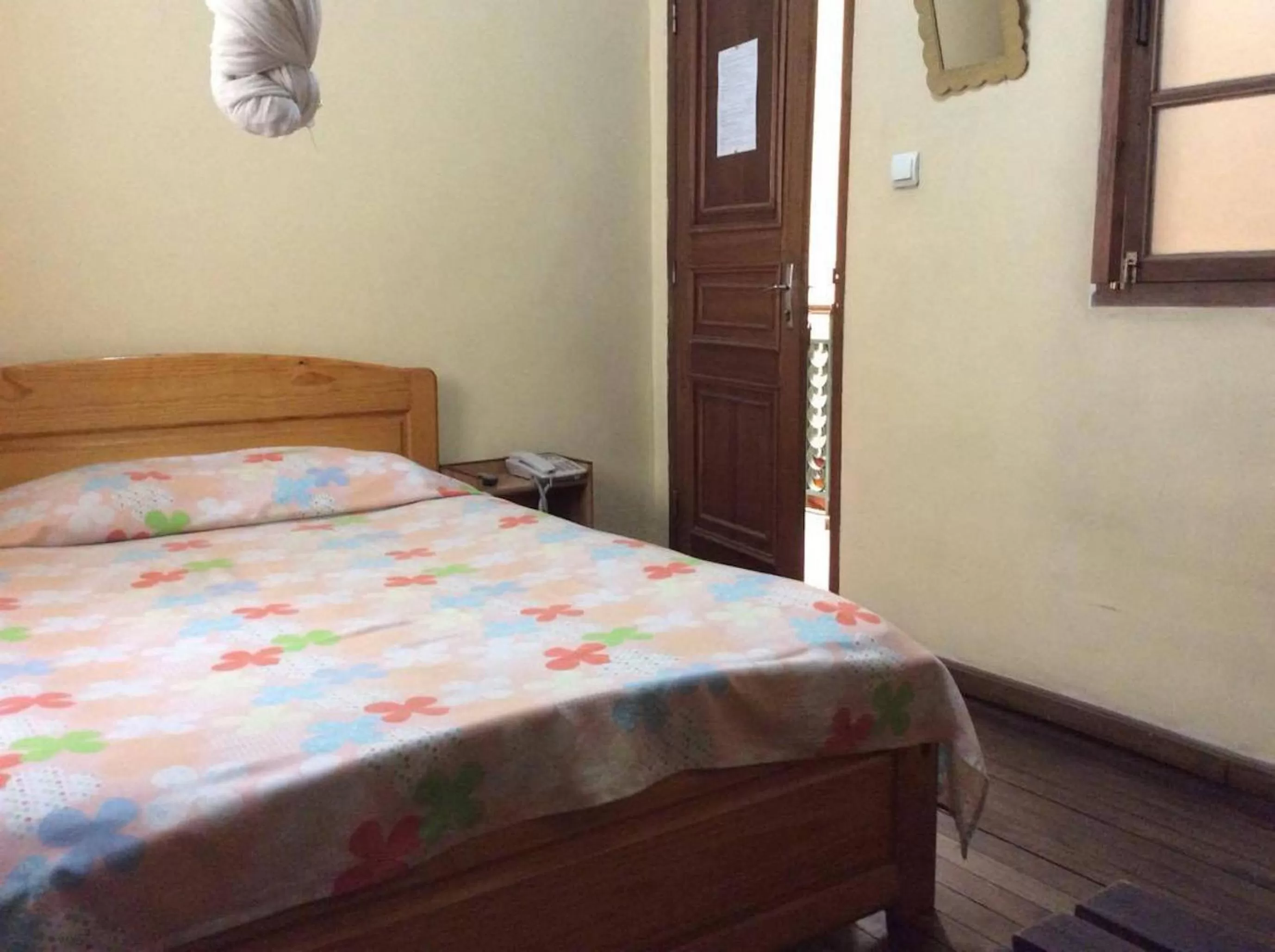 Shower, Bed in TANA-JACARANDA