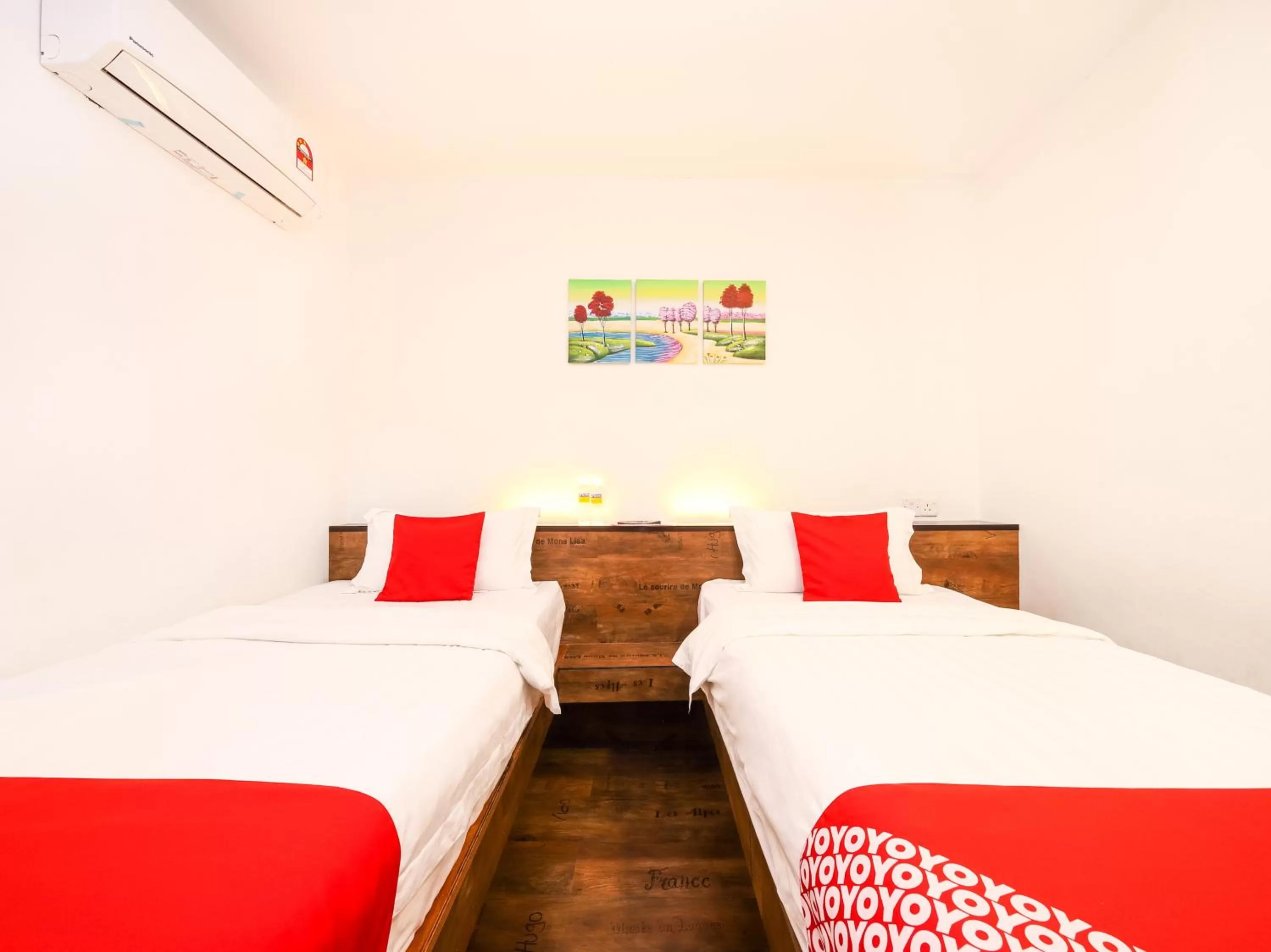 Bedroom, Bed in OYO 836 Mandurah Room & Cafe