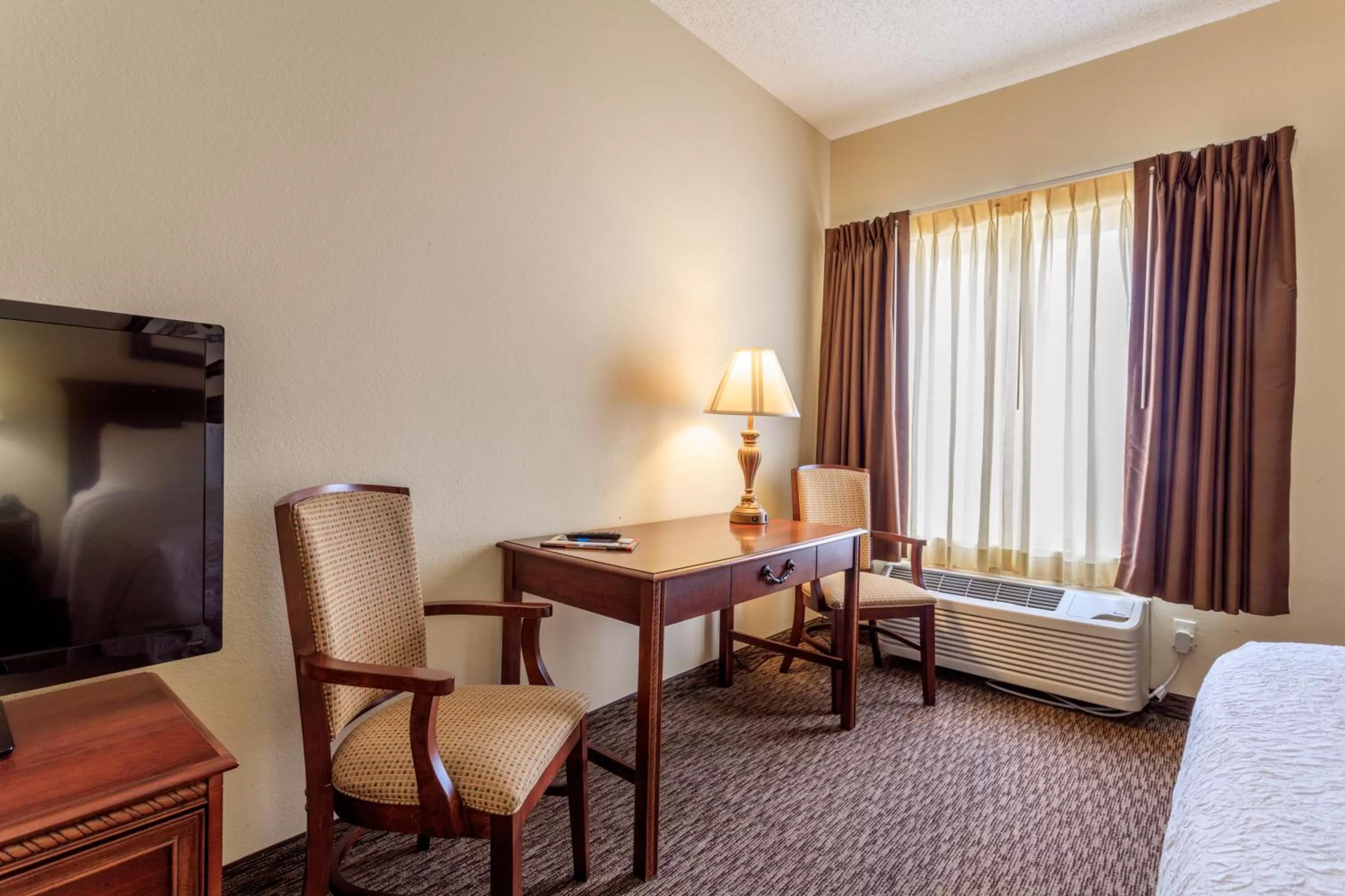 Day, Bed in Branson Towers Hotel