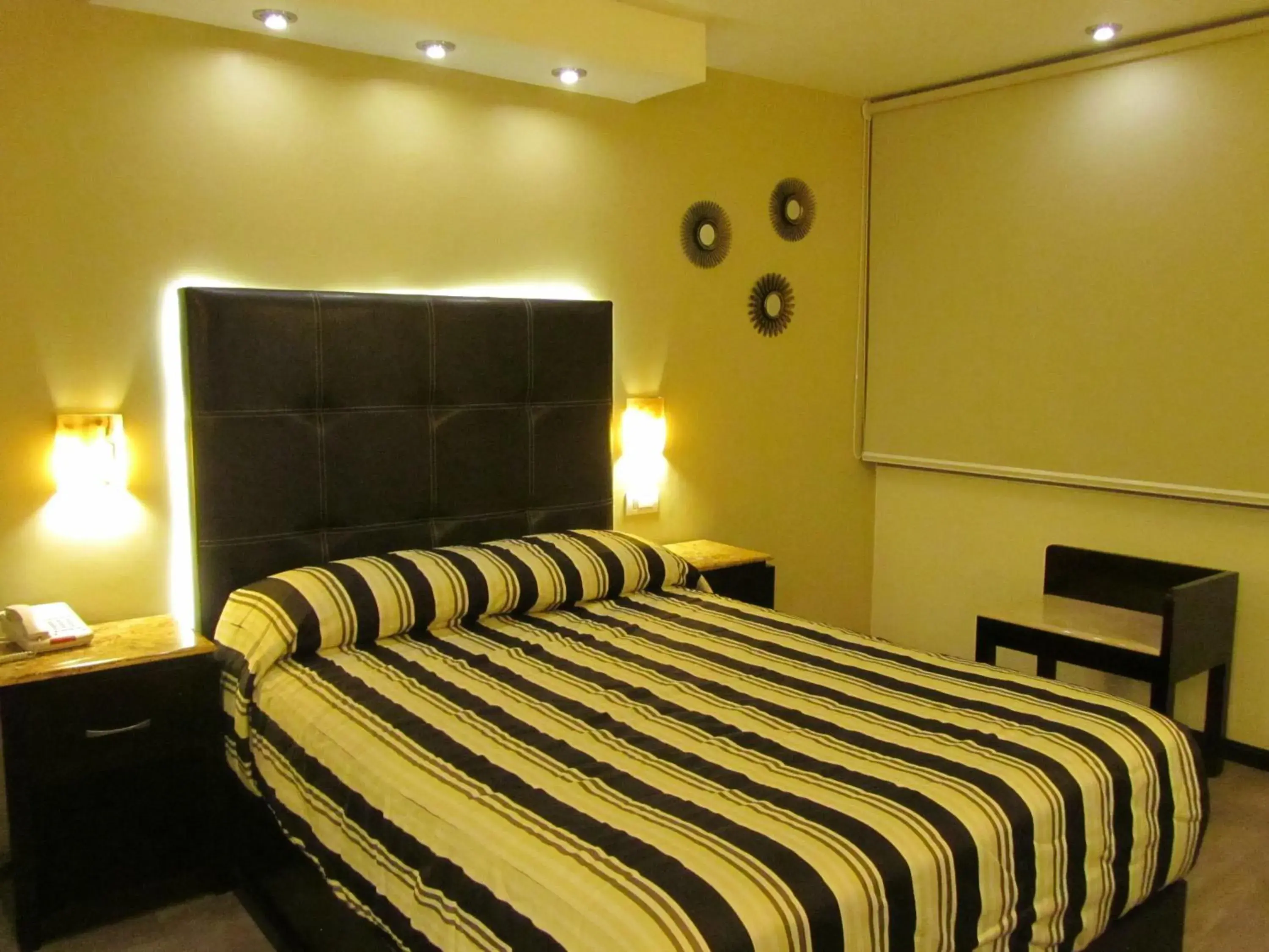 Double Room in Hotel Colonial Double Room in Hotel Colonial