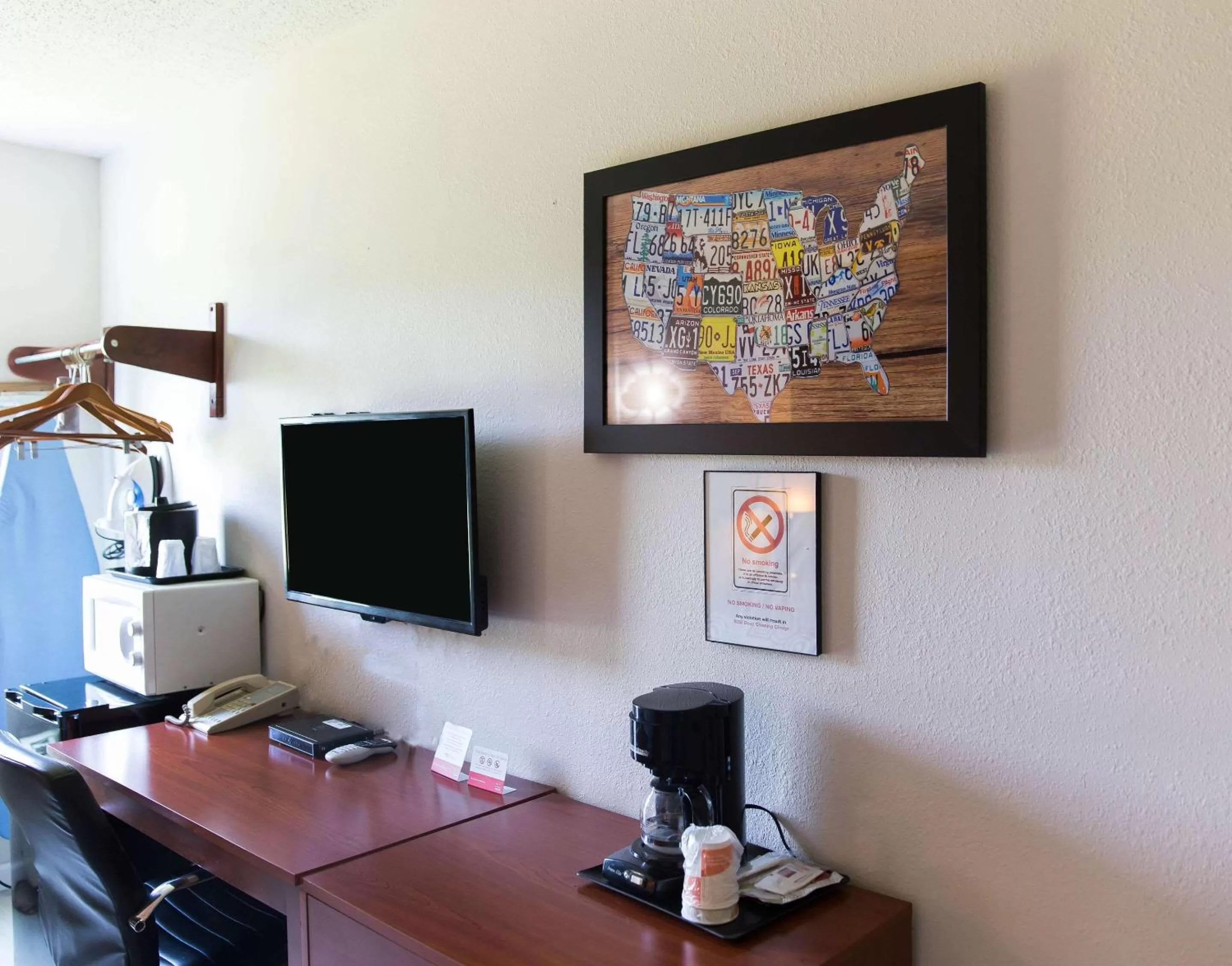 Photo of the whole room in Econo Lodge Harrisburg - Hershey North