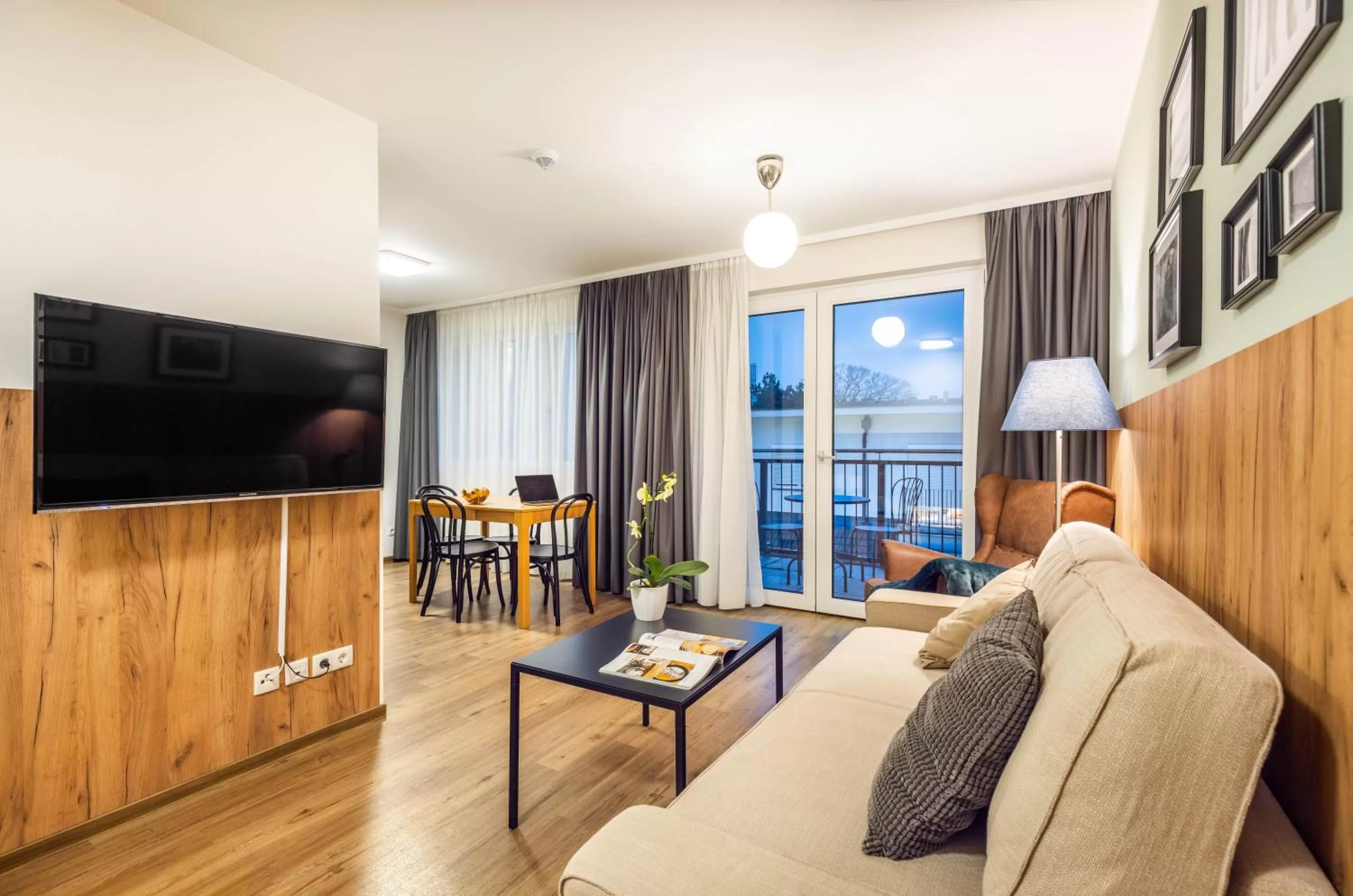 TV and multimedia in Jimmy's Apartments Lory