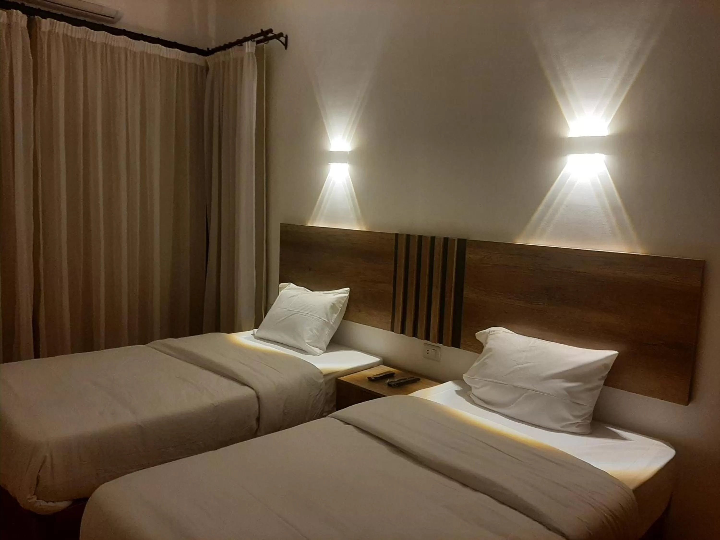 Bed in La Casa Beach