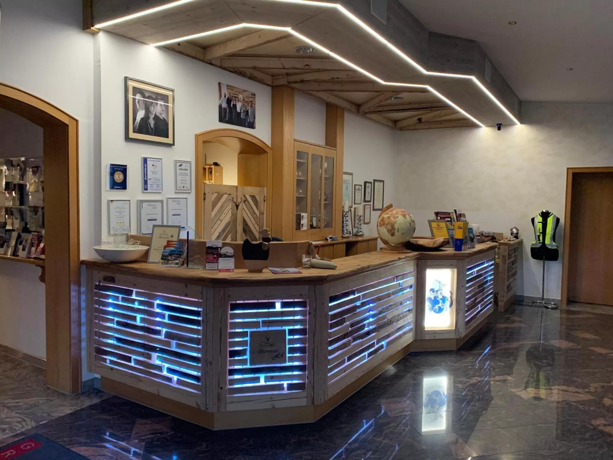 Lobby or reception in Sporthotel Bernrieder Hof GmbH