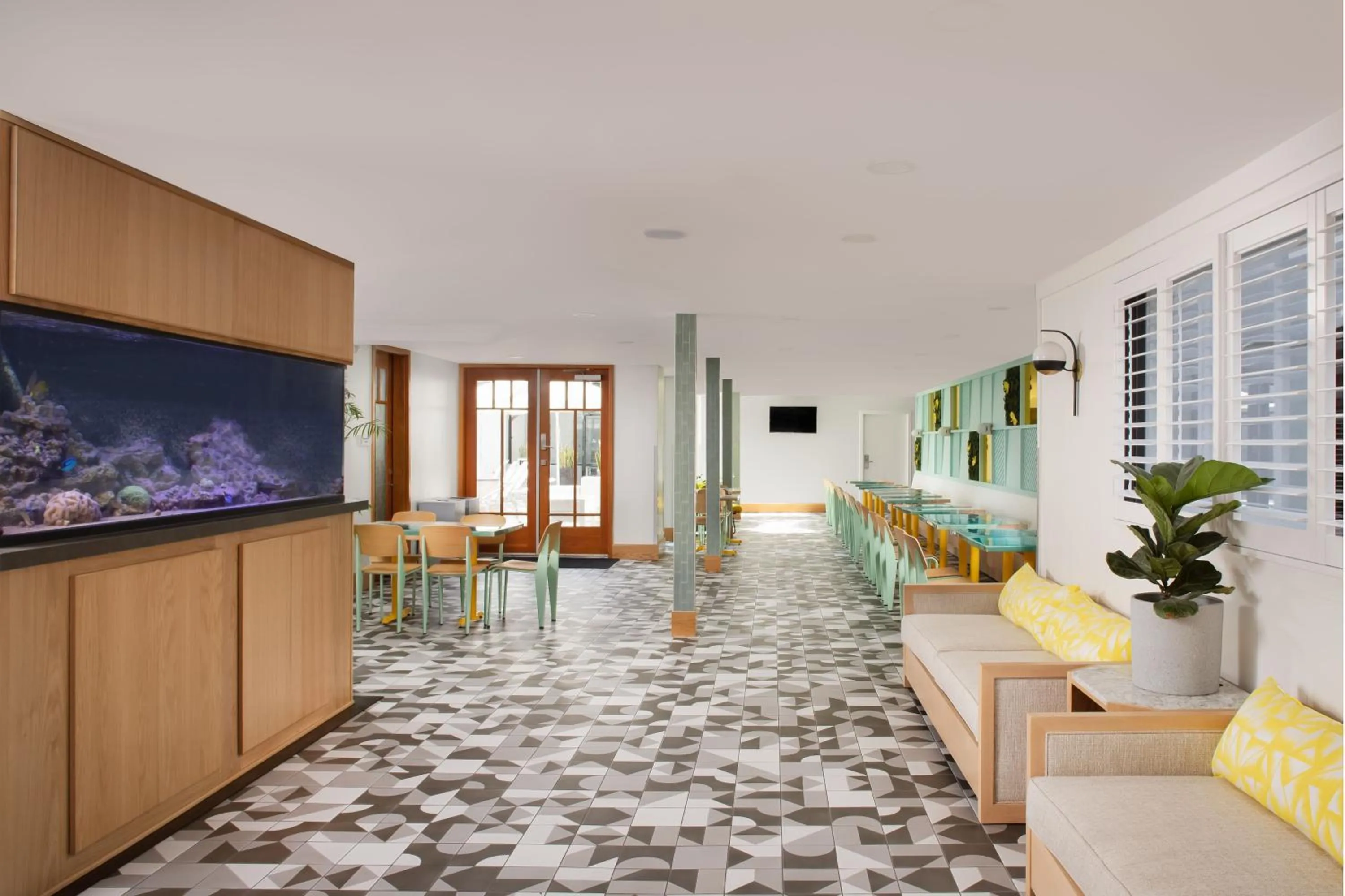 Property building in Ocean Park Inn