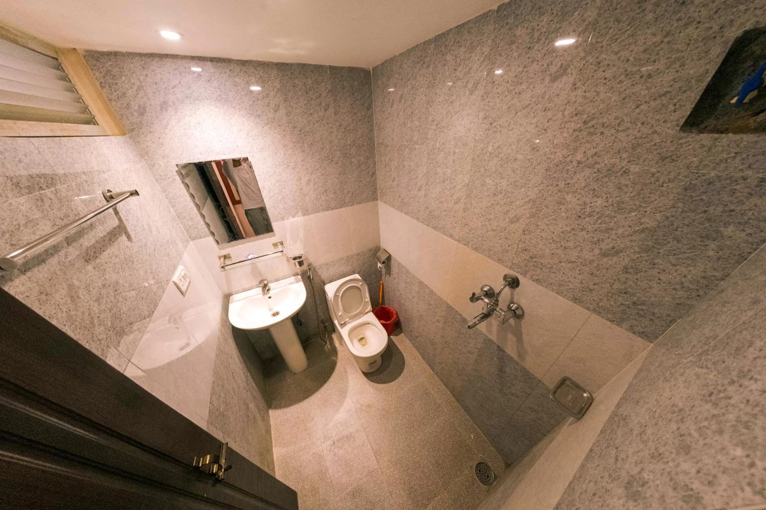 Bathroom in Hotel Chhimeki