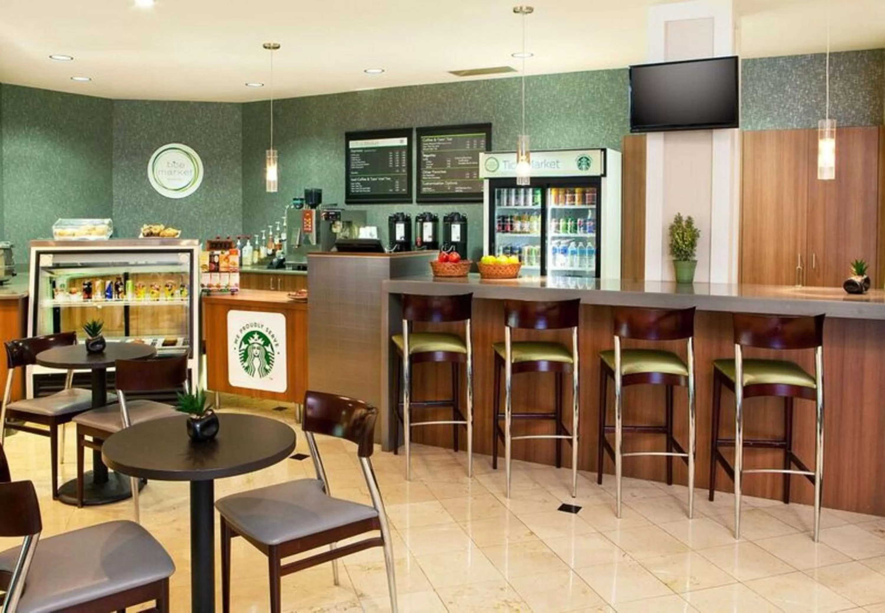 Restaurant/places to eat, Lounge/Bar in Hilton Woodcliff Lake