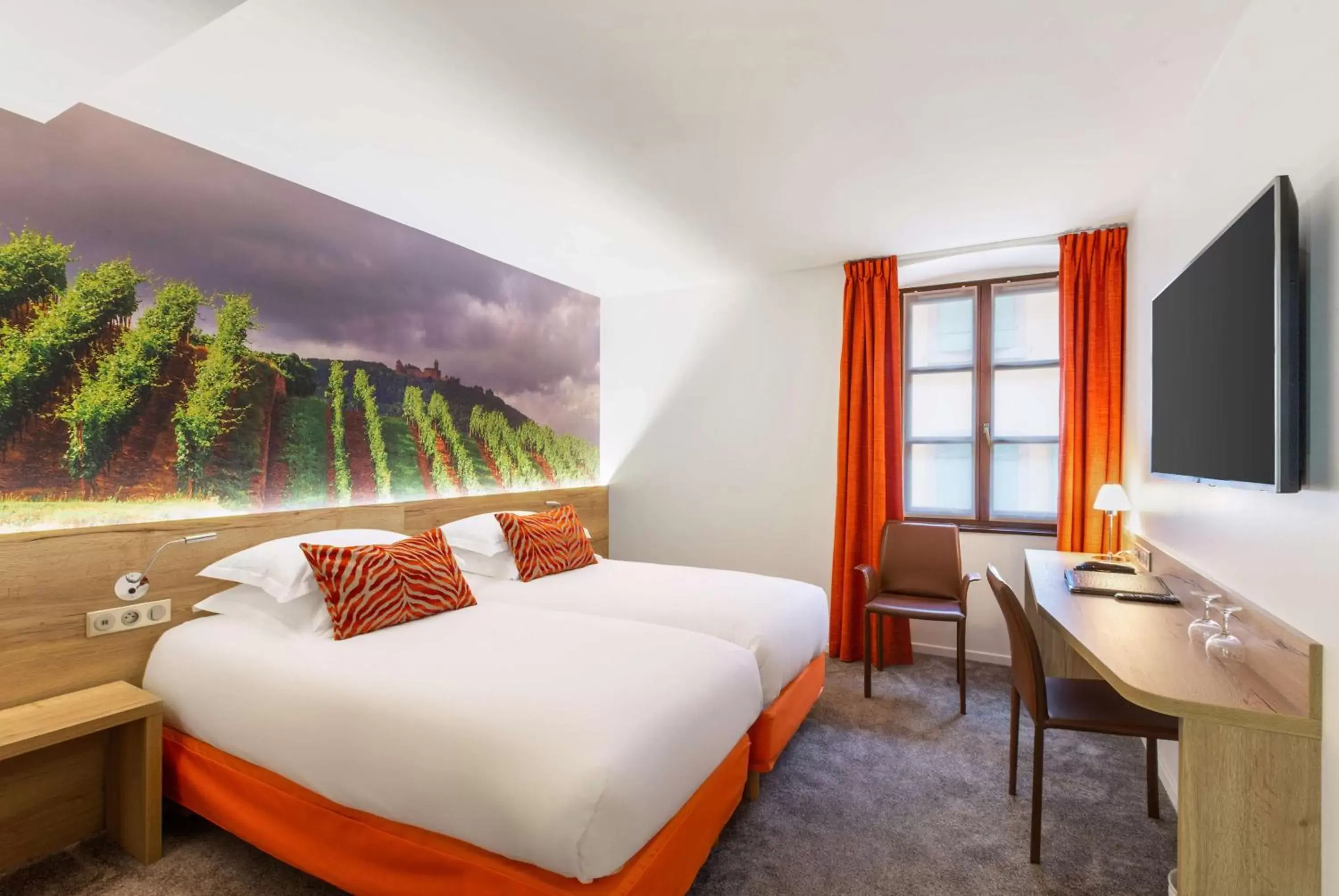 Comfort Queen Room in Hotel KLE, BW Signature Collection Comfort Queen Room in Hotel KLE, BW Signature Collection