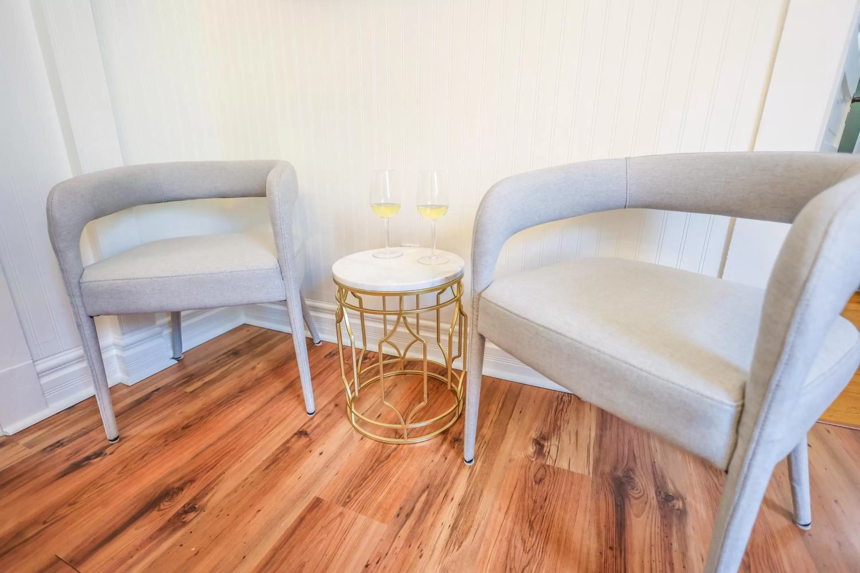Seating area, Dining Area in Mahone Bay Bed and Breakfast